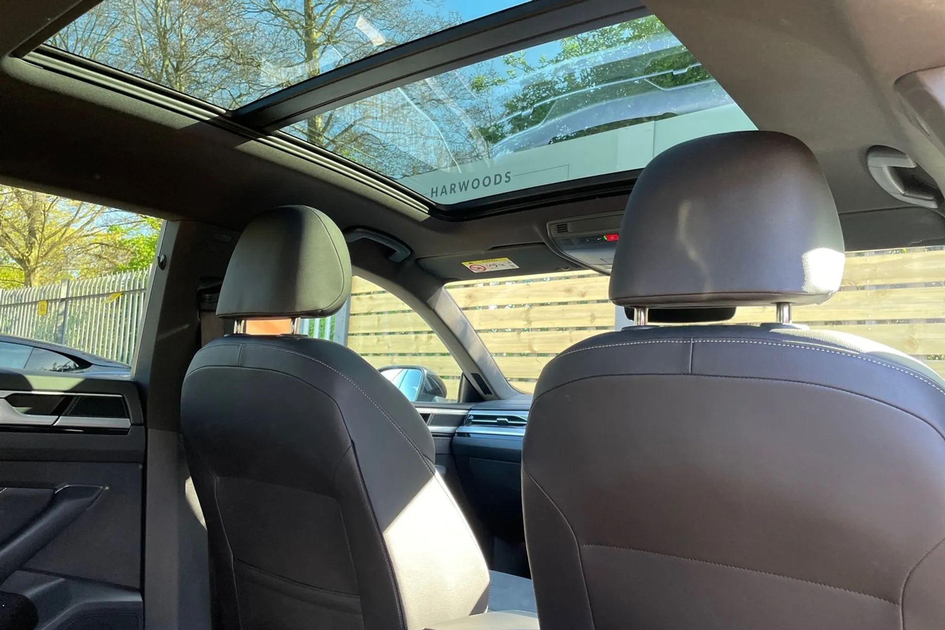VOLKSWAGEN ARTEON thumbnail image number 25