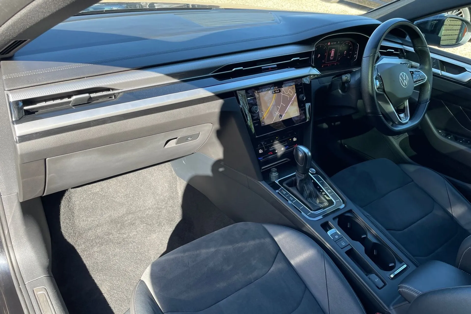 VOLKSWAGEN ARTEON thumbnail image number 29