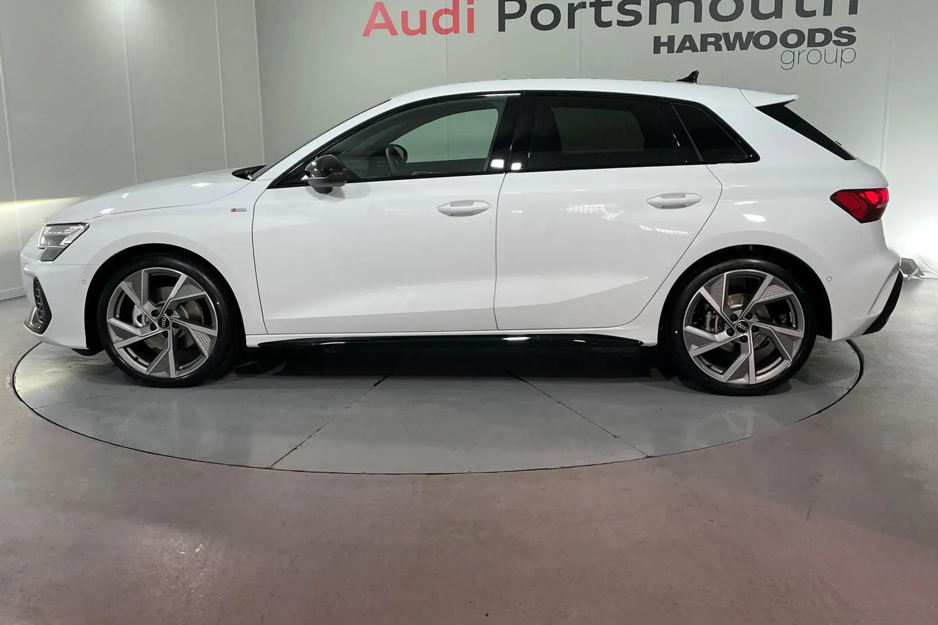 Audi A3 thumbnail image number 9