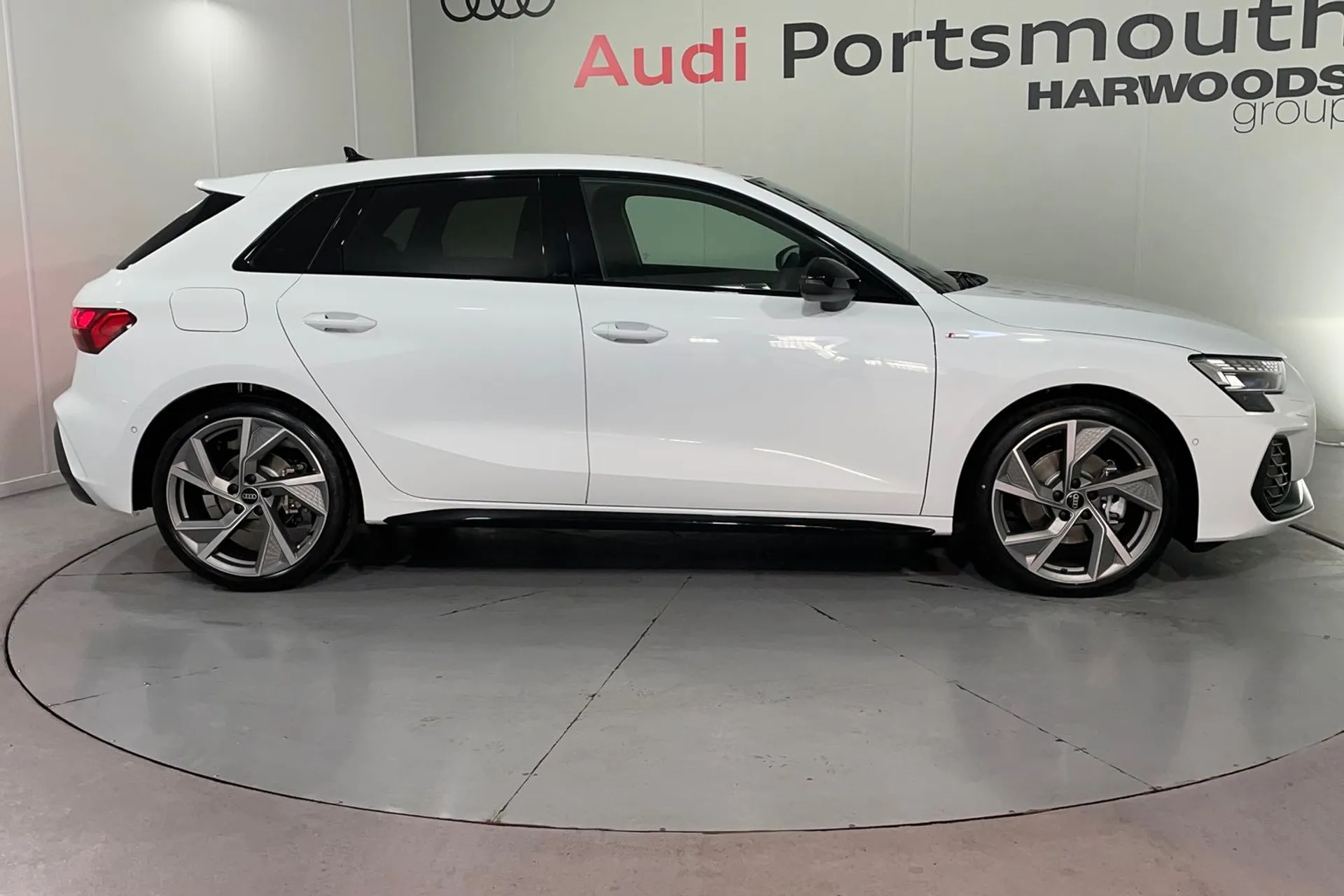 Audi A3 thumbnail image number 2