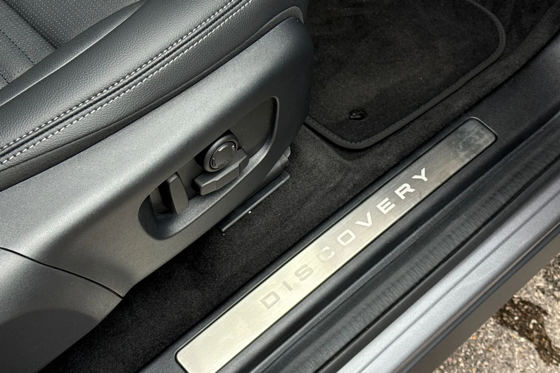 LAND ROVER DISCOVERY SPORT thumbnail image number 38