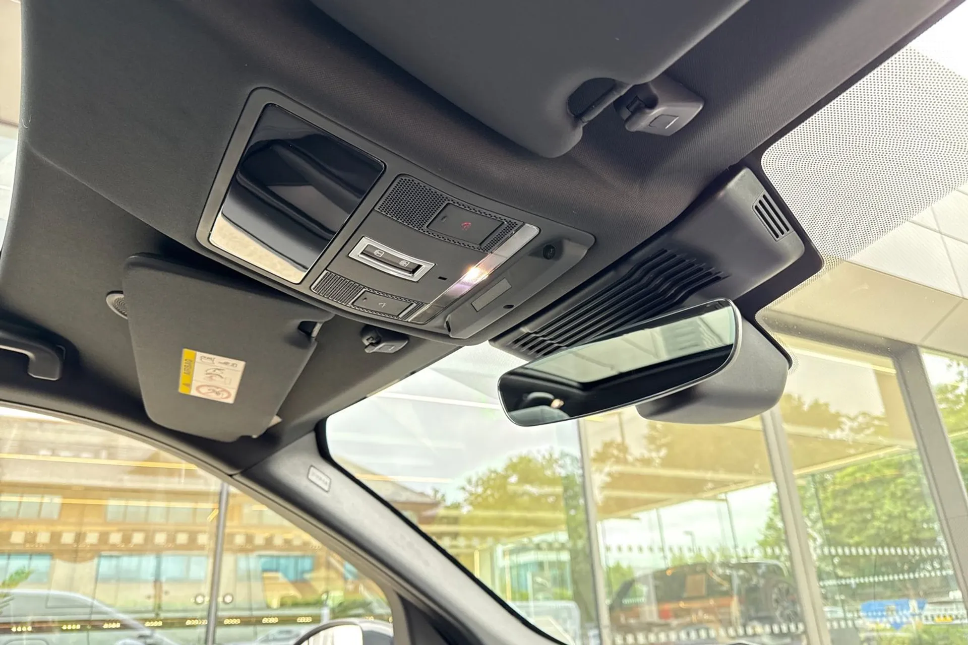 LAND ROVER DISCOVERY SPORT thumbnail image number 24