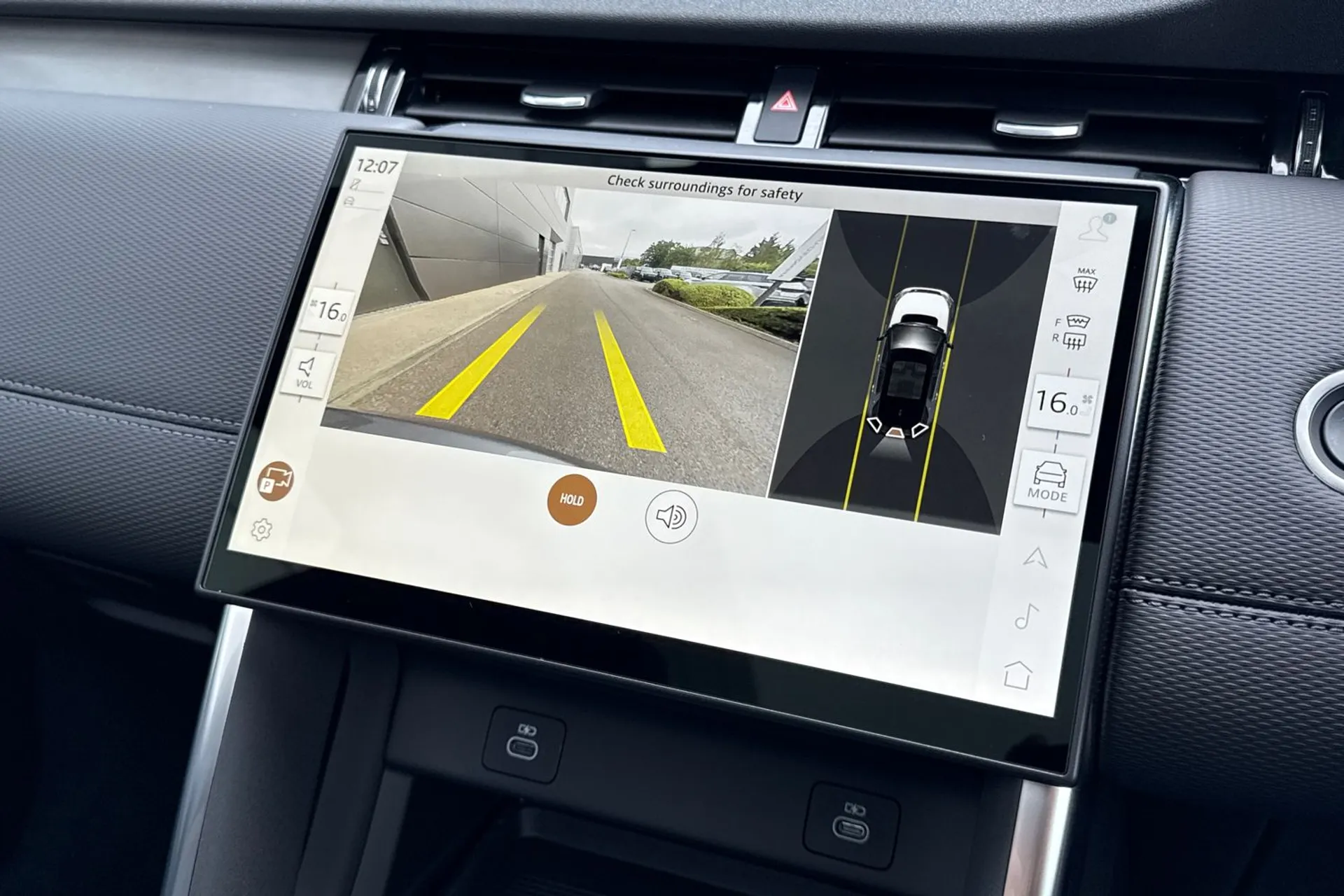 LAND ROVER DISCOVERY SPORT thumbnail image number 6