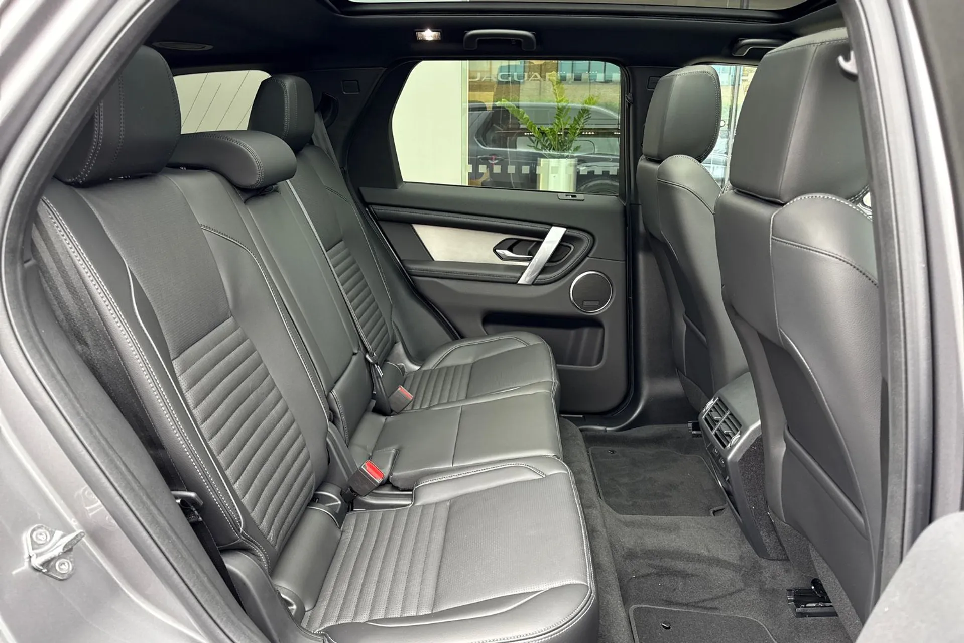 LAND ROVER DISCOVERY SPORT thumbnail image number 34