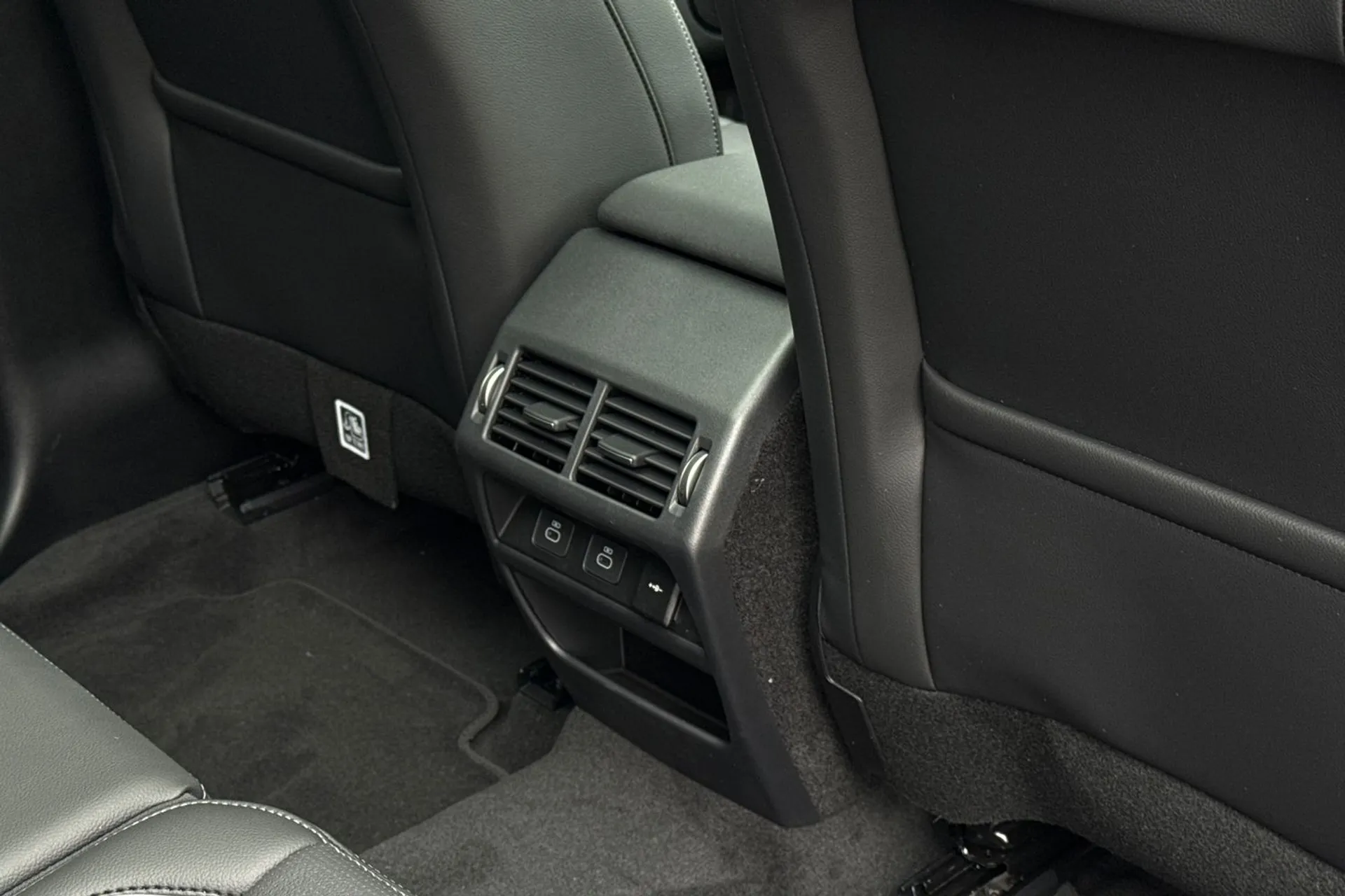 LAND ROVER DISCOVERY SPORT thumbnail image number 37