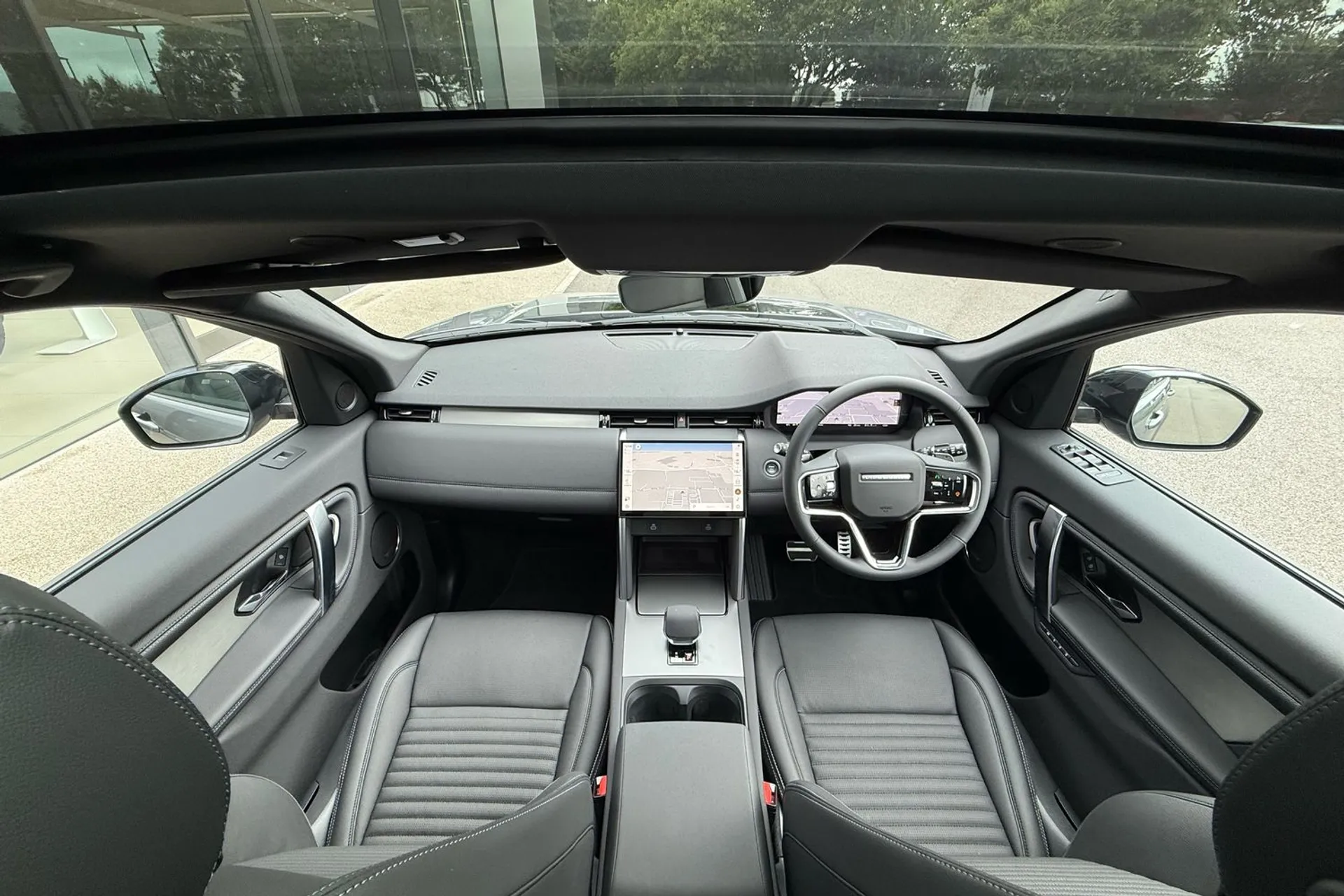 LAND ROVER DISCOVERY SPORT thumbnail image number 3