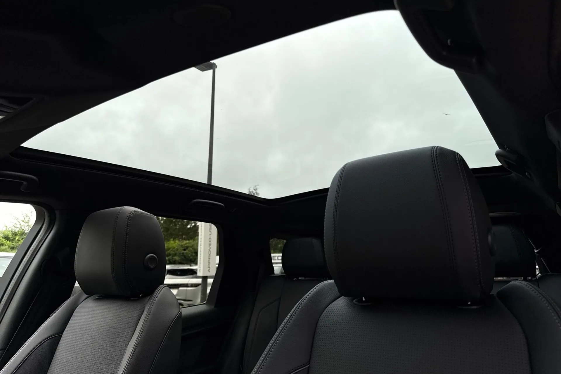 LAND ROVER DISCOVERY SPORT thumbnail image number 4