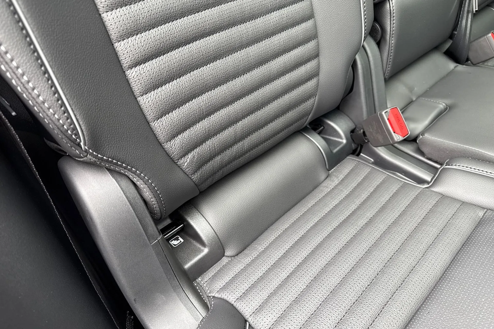 LAND ROVER DISCOVERY SPORT thumbnail image number 36