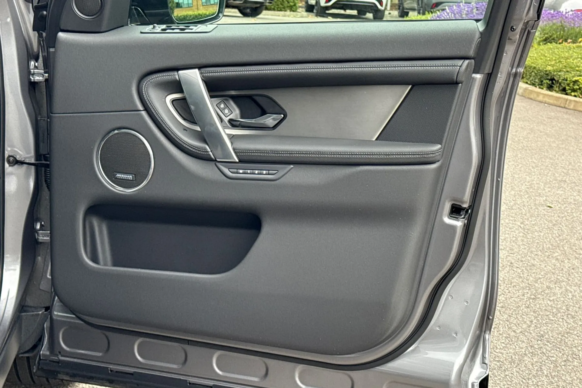 LAND ROVER DISCOVERY SPORT thumbnail image number 51