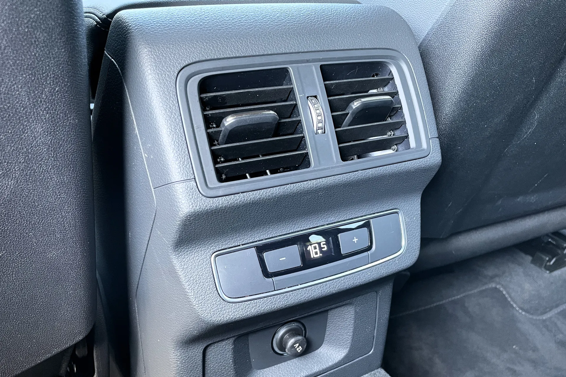 Audi Q5 thumbnail image number 16
