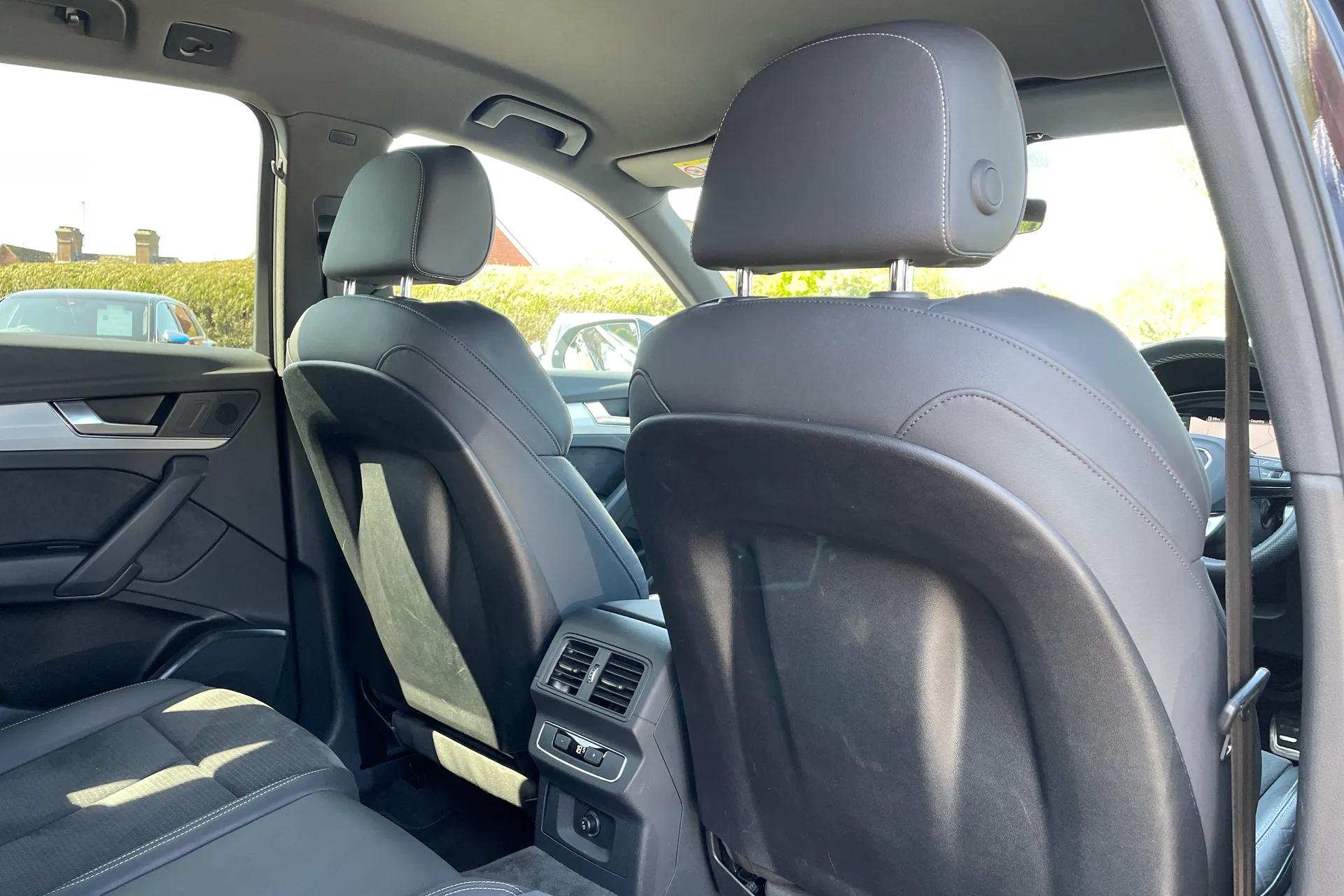 Audi Q5 thumbnail image number 38