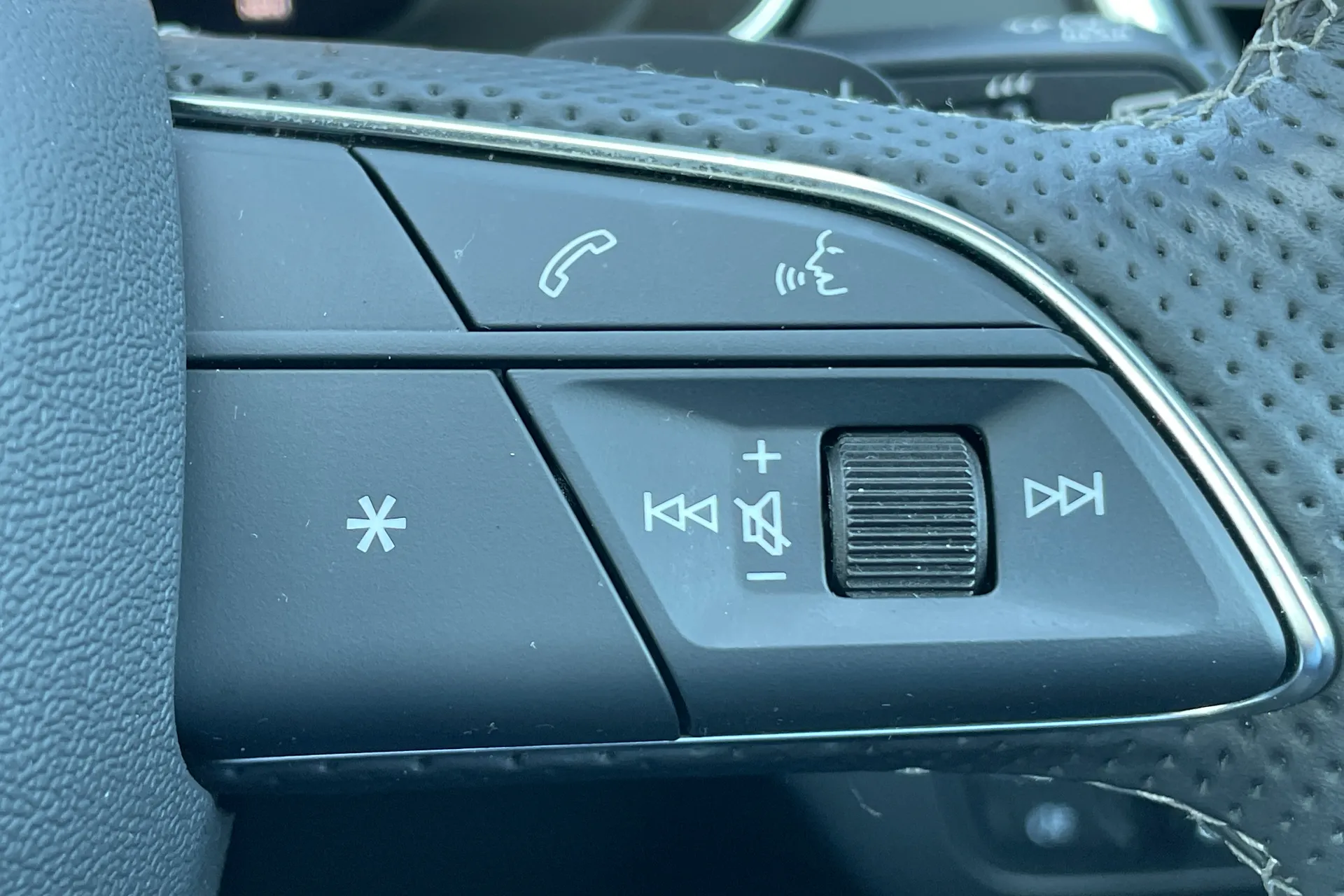 Audi Q5 thumbnail image number 18