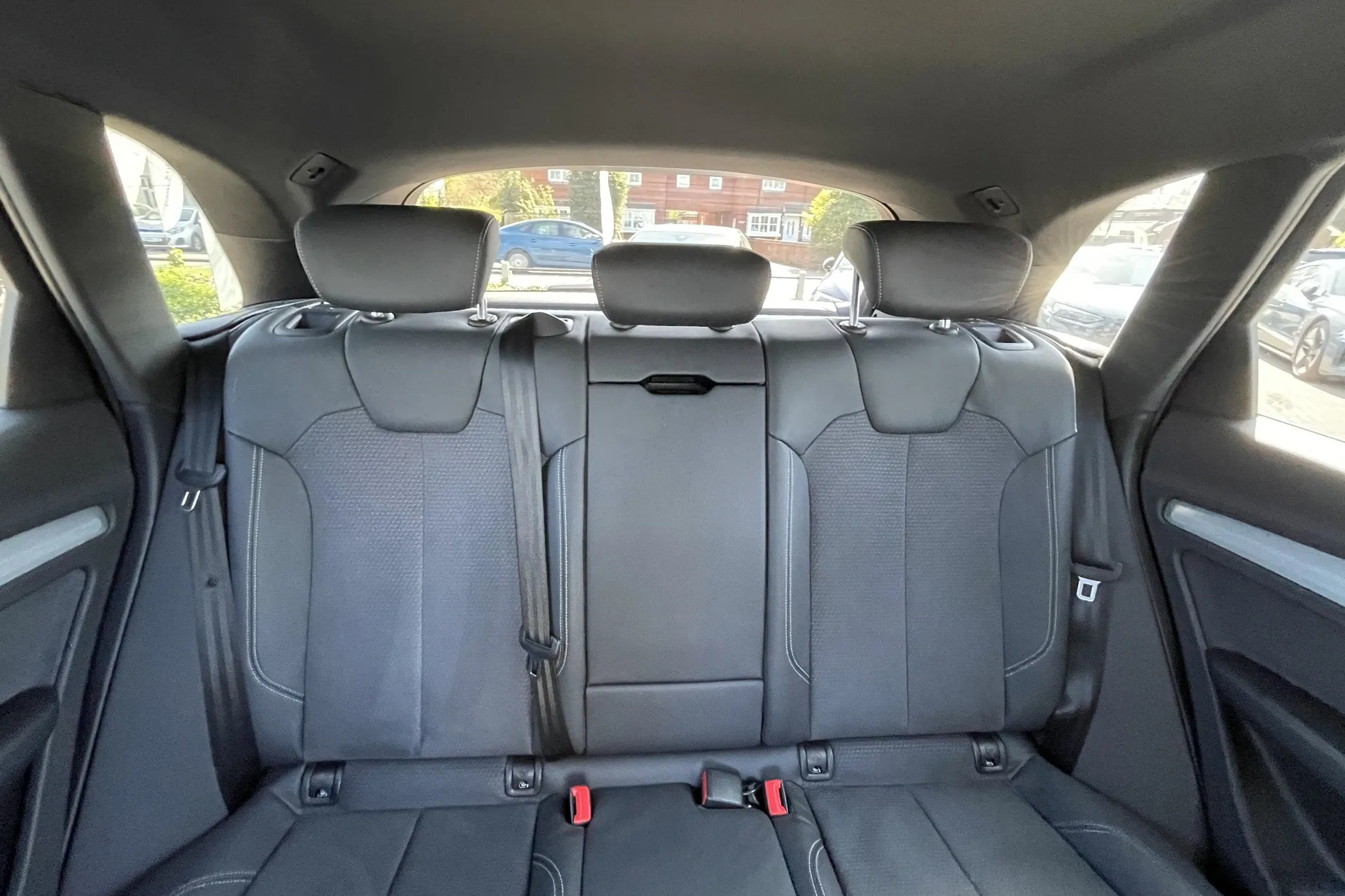 Audi Q5 thumbnail image number 7