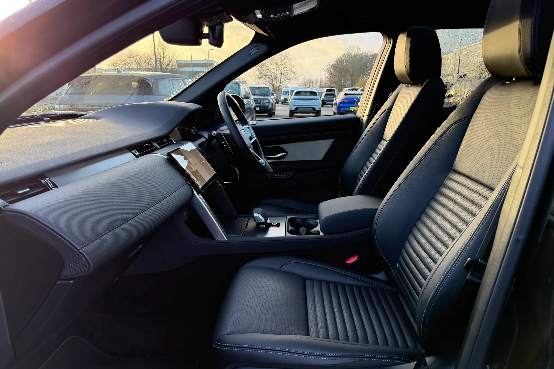 LAND ROVER DISCOVERY SPORT thumbnail image number 38