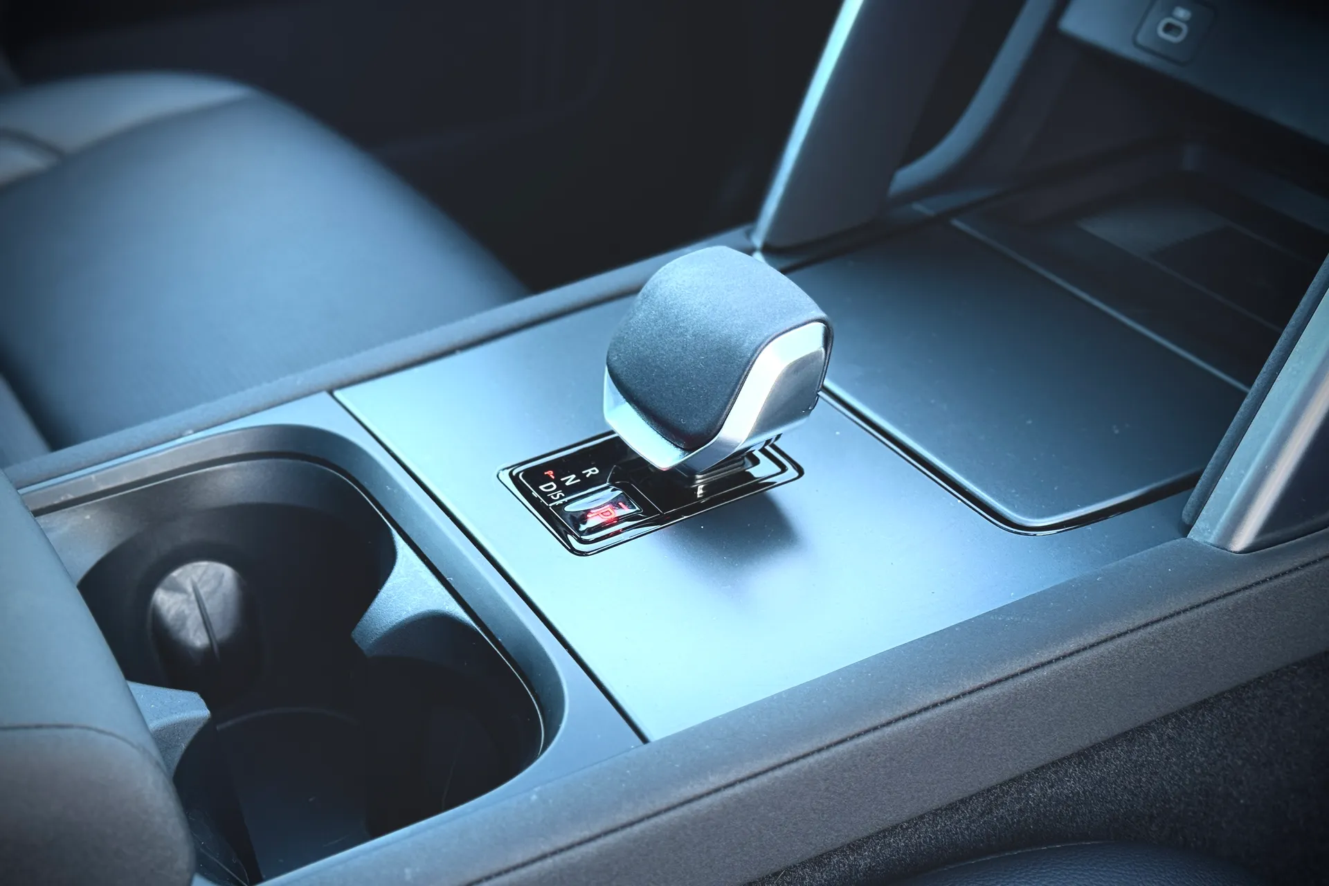 LAND ROVER DISCOVERY SPORT thumbnail image number 19