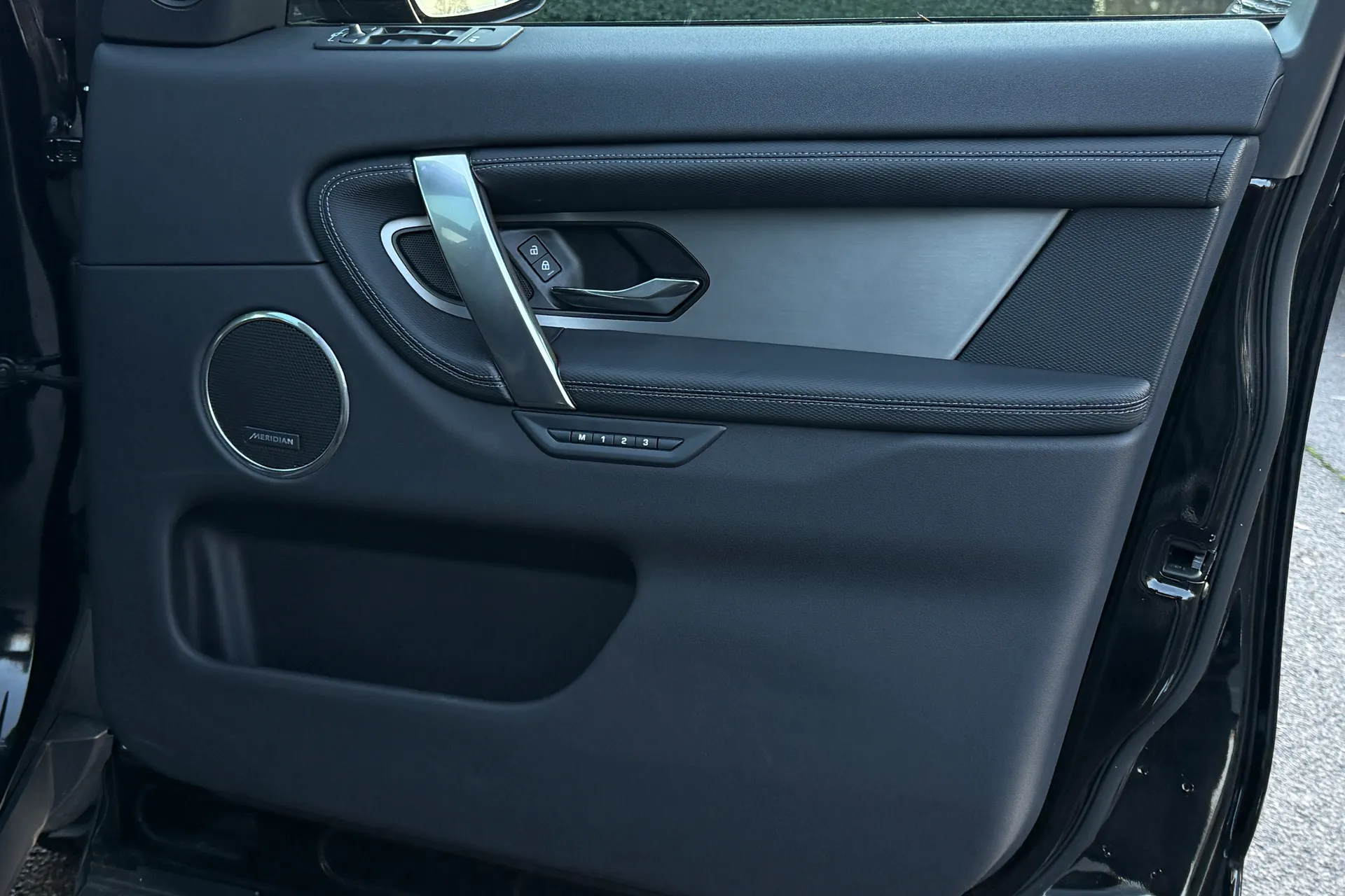 LAND ROVER DISCOVERY SPORT thumbnail image number 42