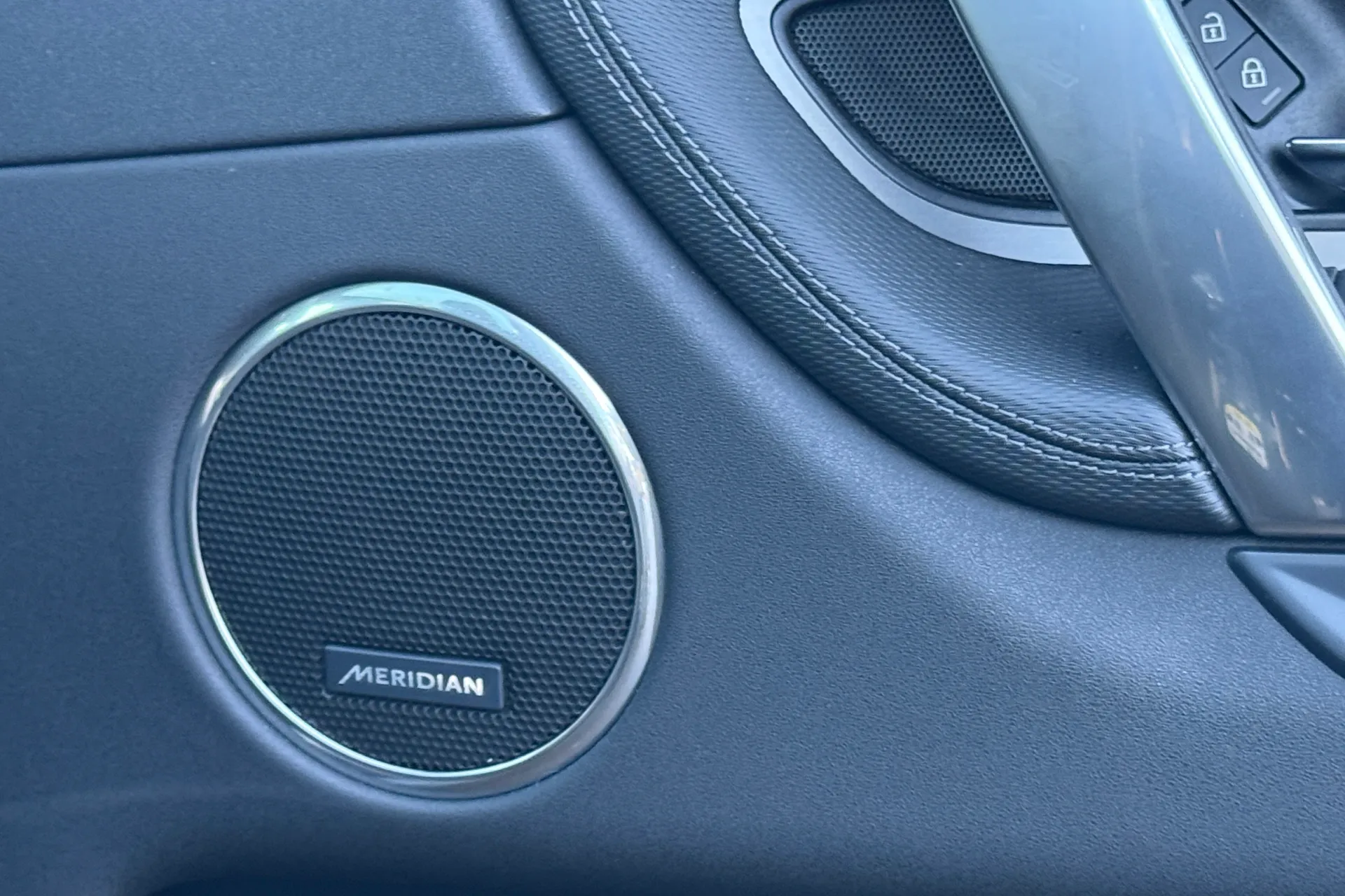 LAND ROVER DISCOVERY SPORT thumbnail image number 41