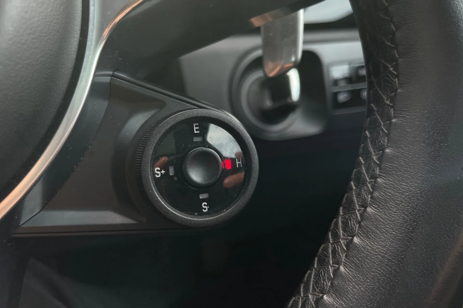 Porsche CAYENNE thumbnail image number 38
