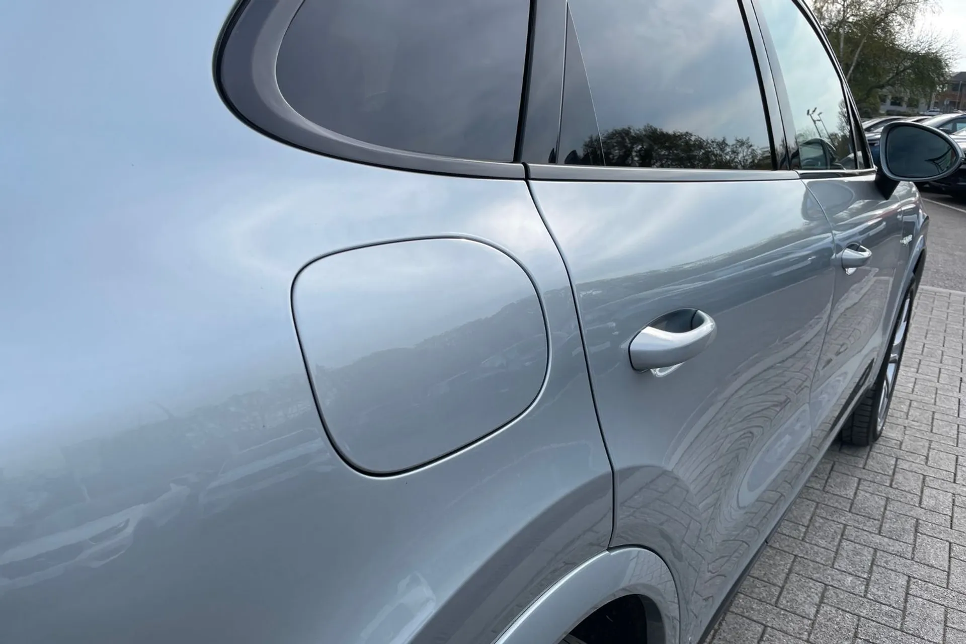 Porsche CAYENNE thumbnail image number 19