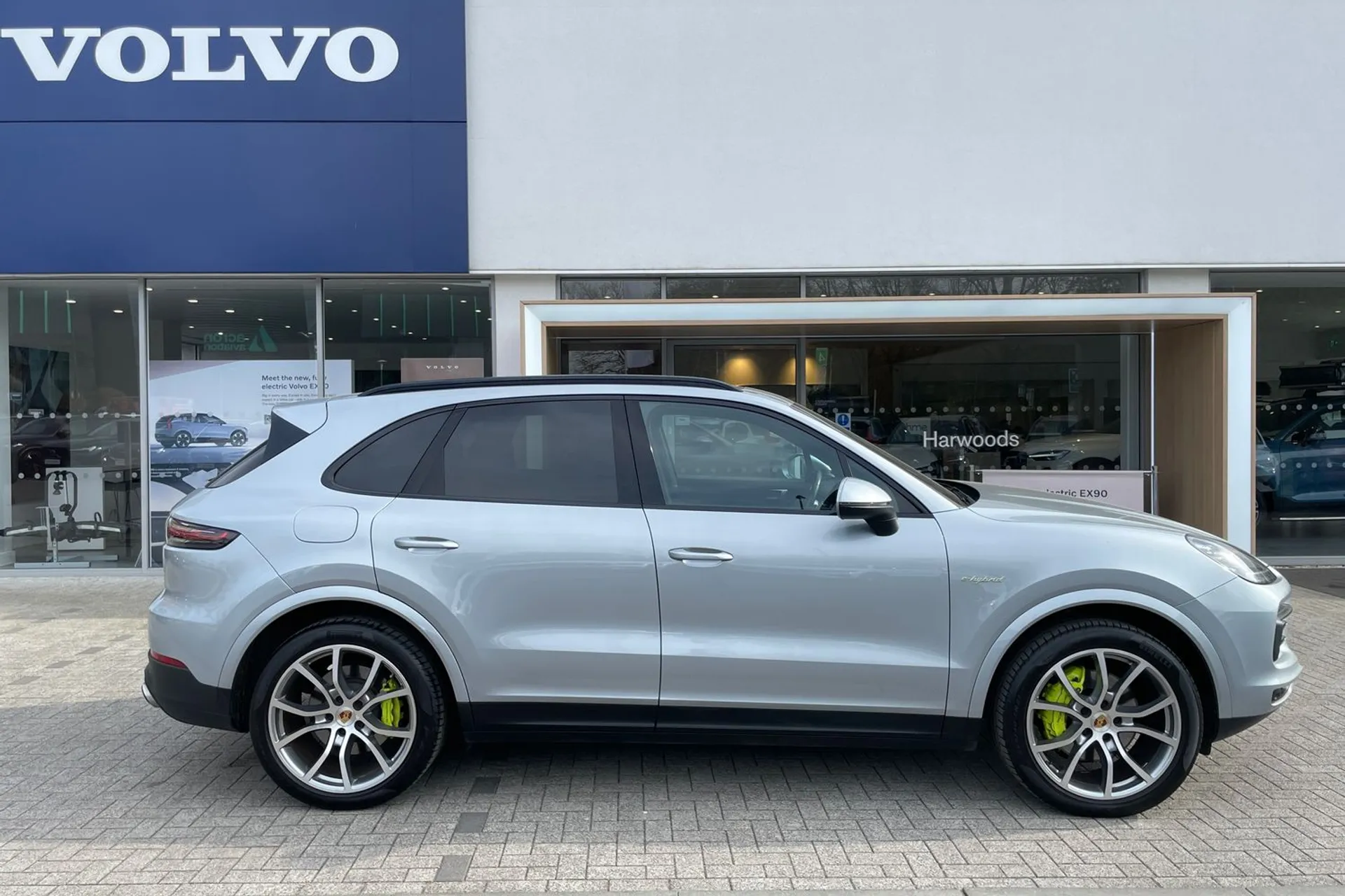 Porsche CAYENNE thumbnail image number 2