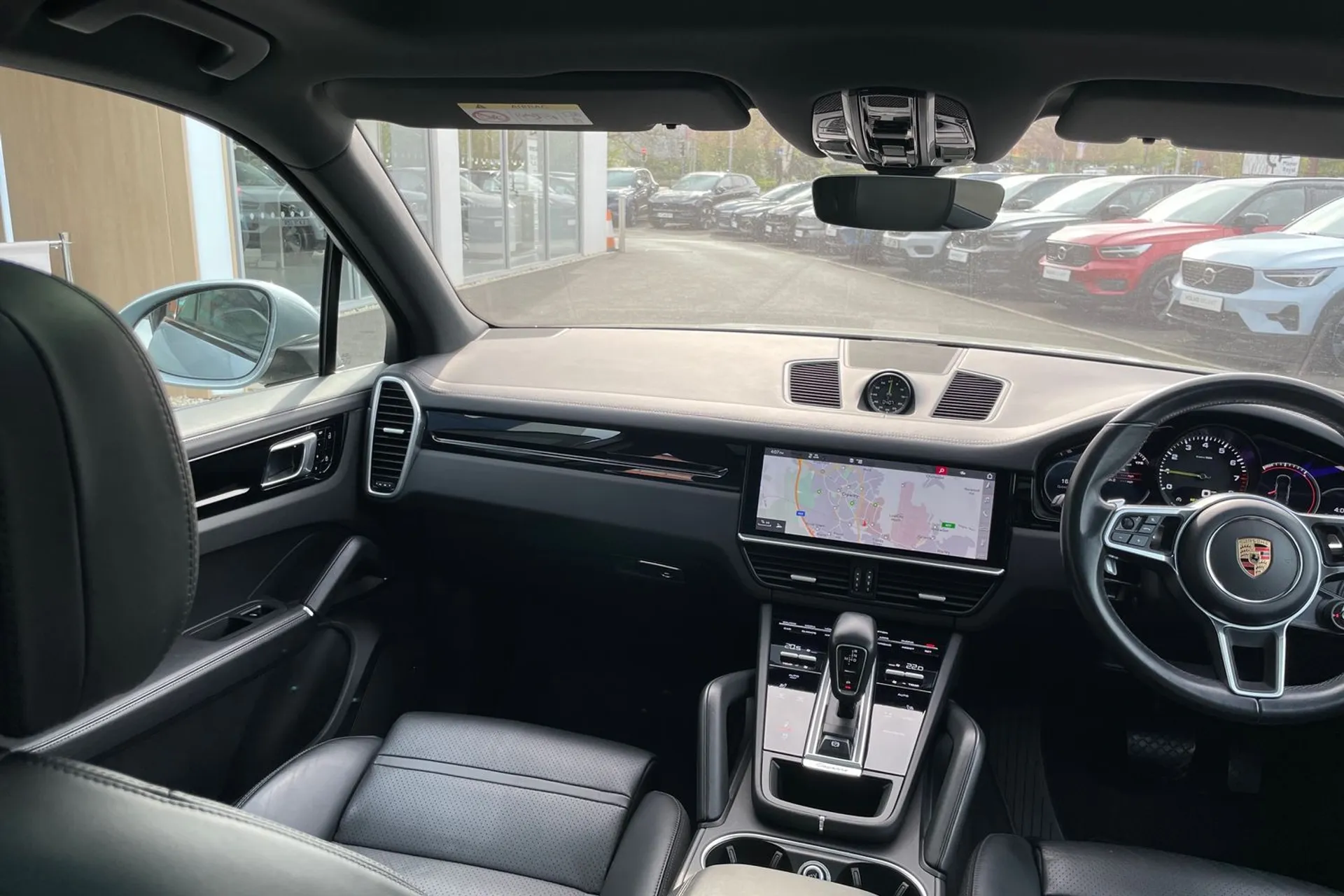 Porsche CAYENNE thumbnail image number 32