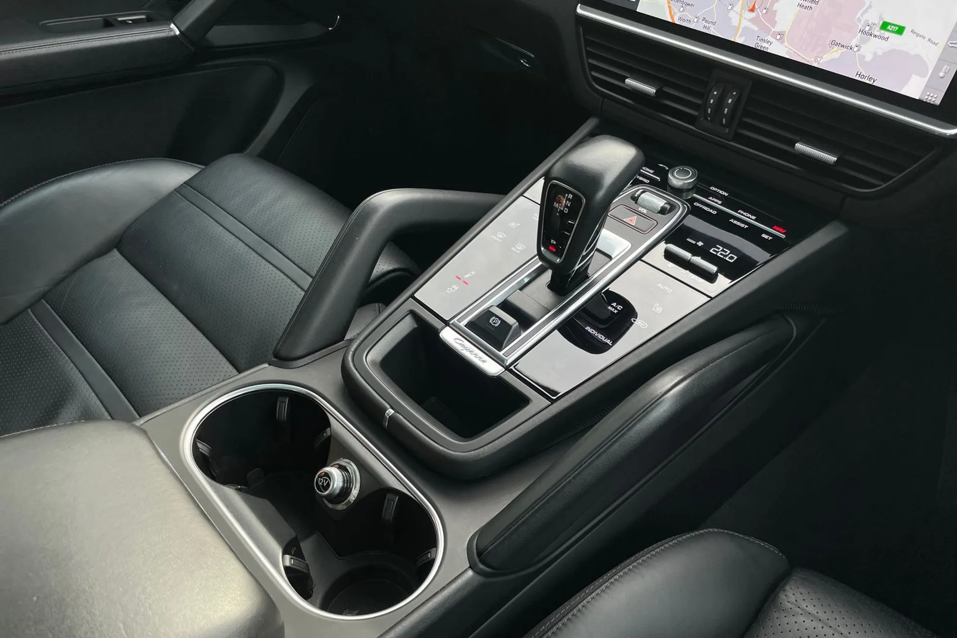 Porsche CAYENNE thumbnail image number 44