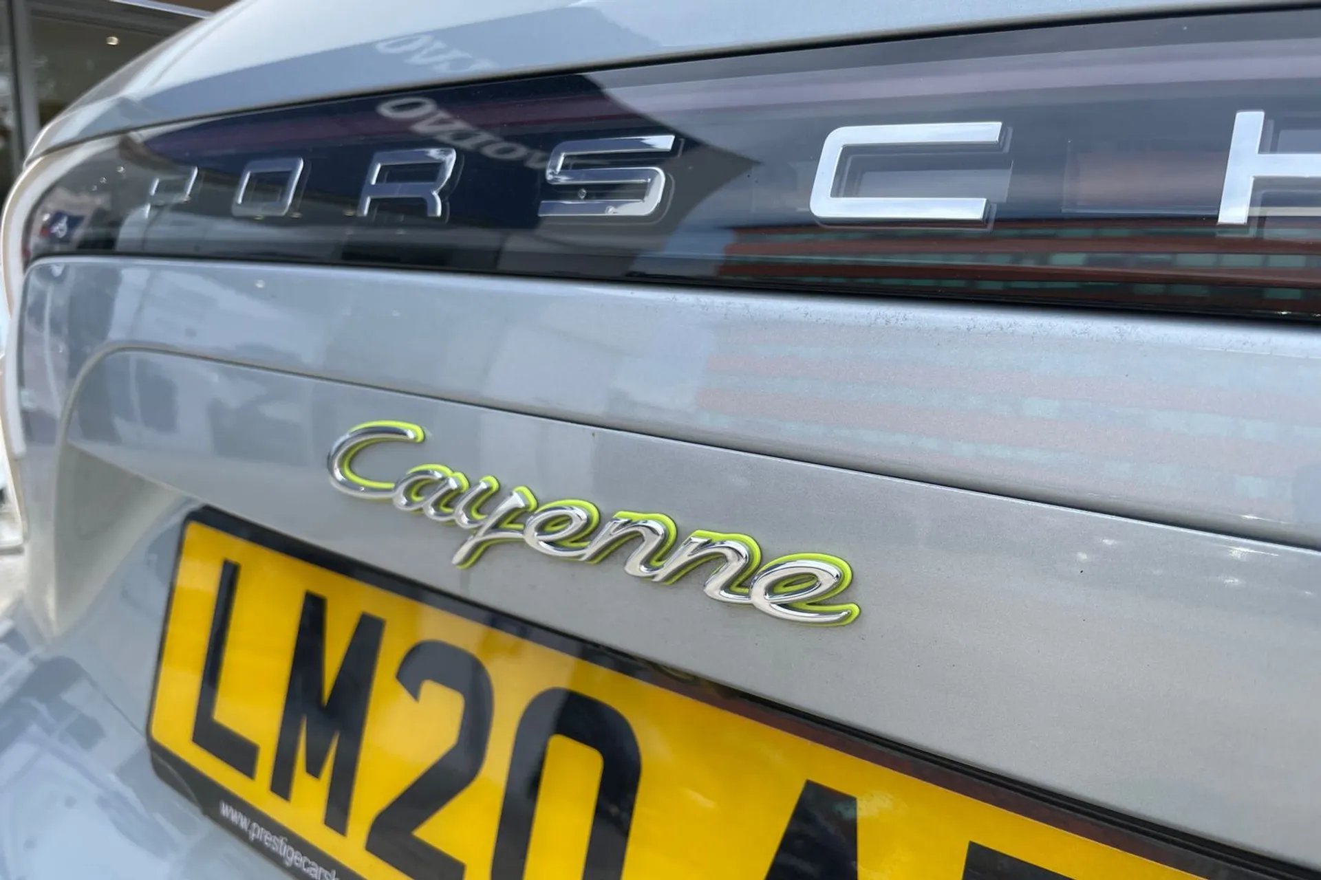 Porsche CAYENNE thumbnail image number 16