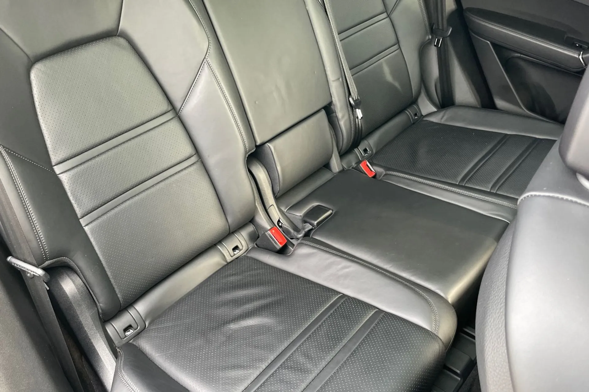 Porsche CAYENNE thumbnail image number 25