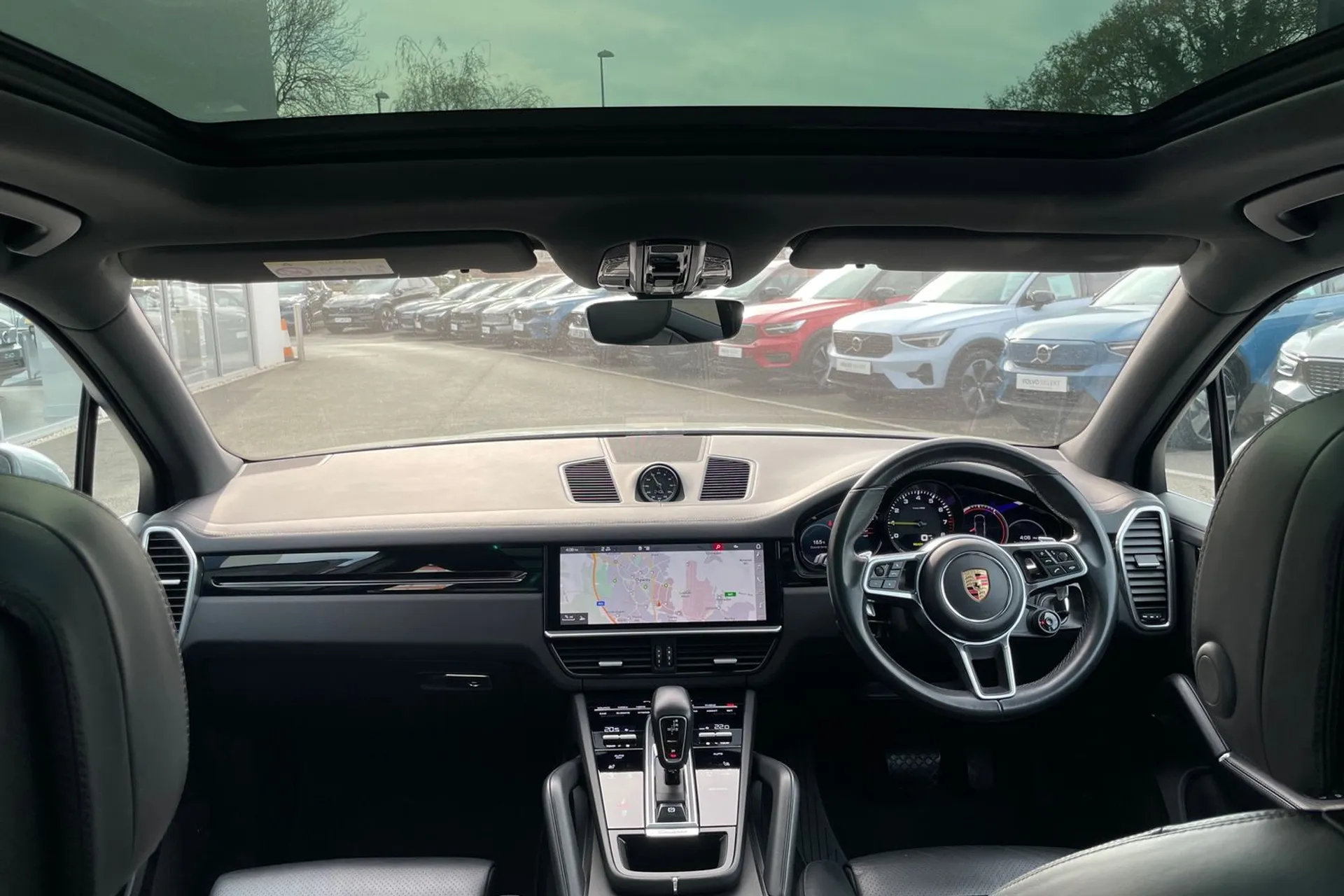 Porsche CAYENNE thumbnail image number 3