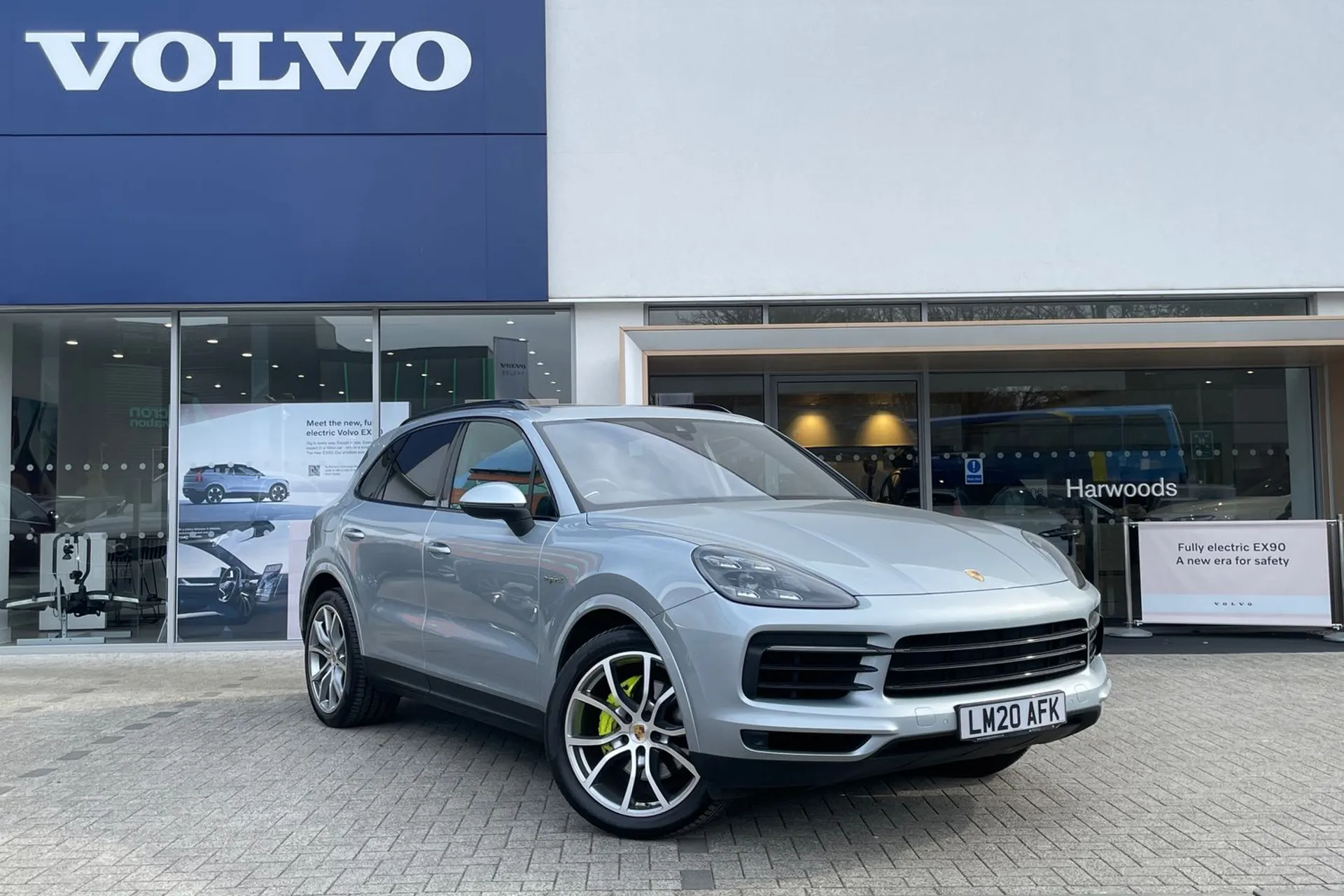 Porsche CAYENNE focused image