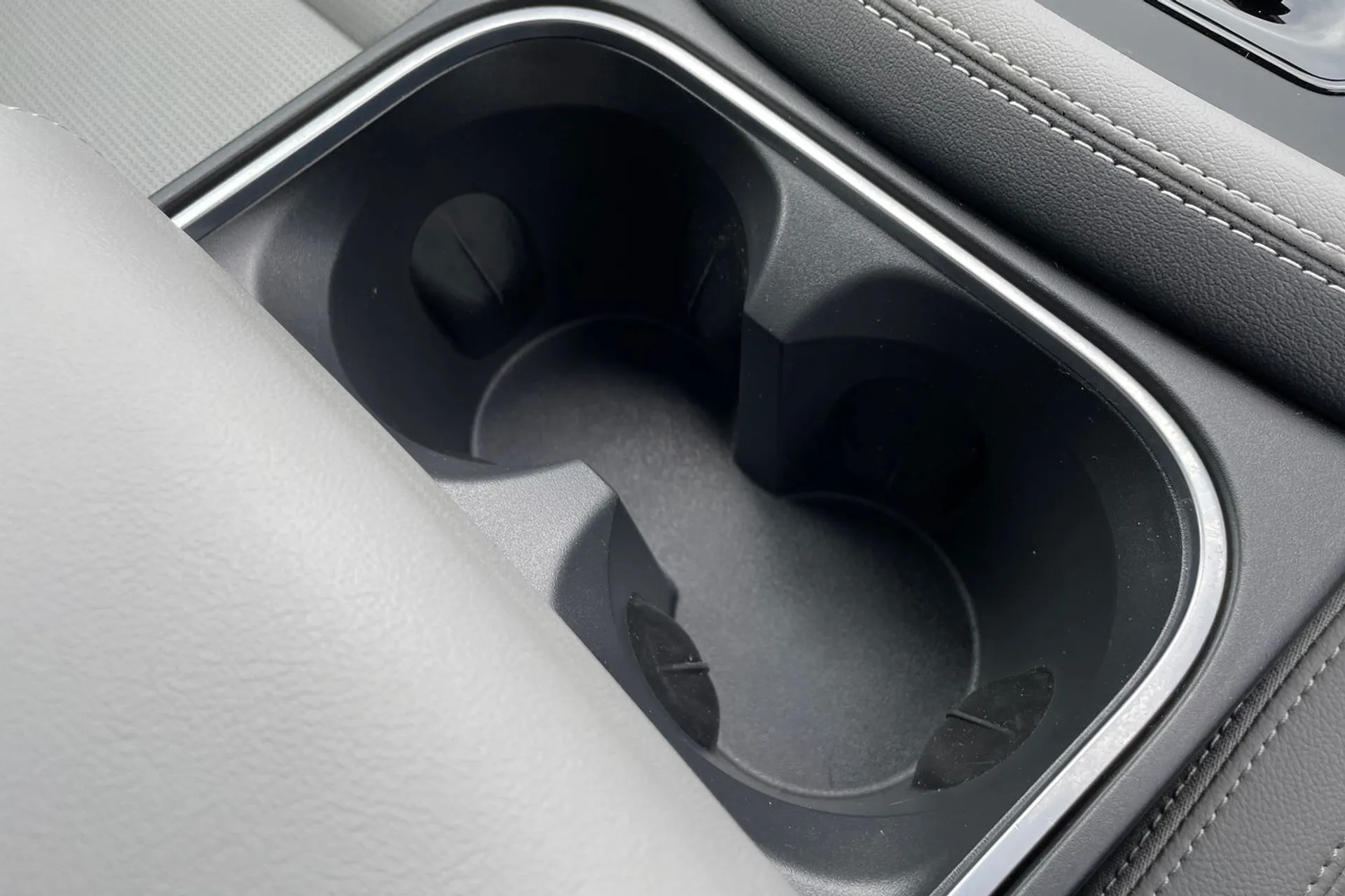 Jaguar E-PACE thumbnail image number 51