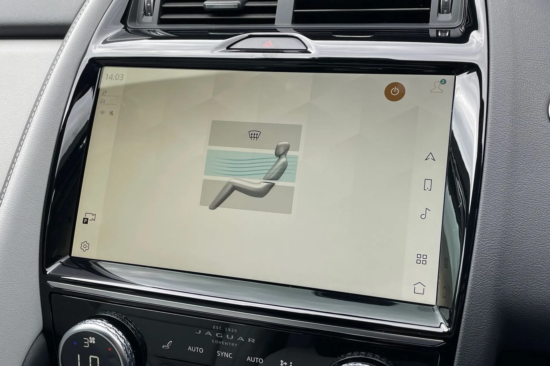Jaguar E-PACE thumbnail image number 17