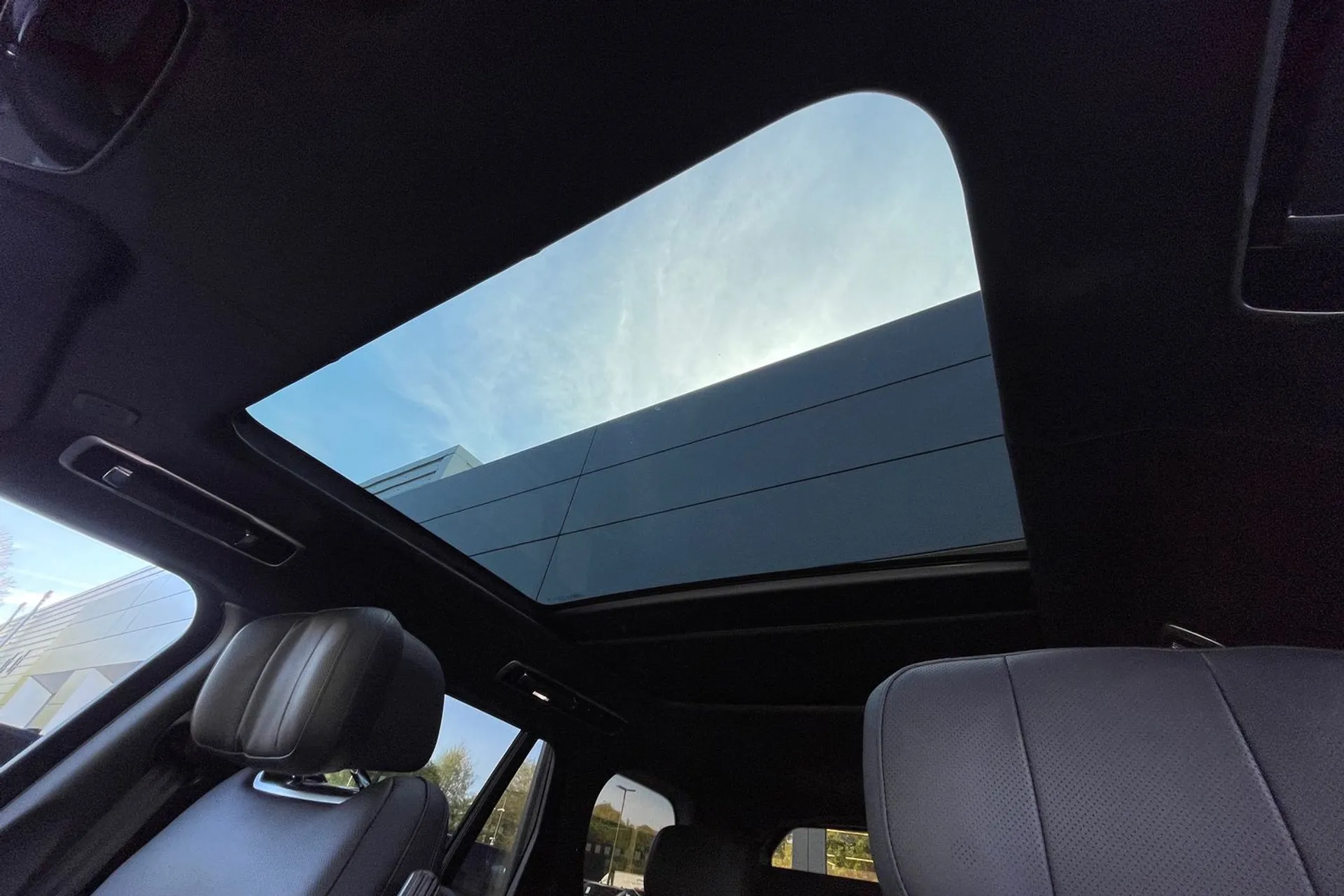LAND ROVER RANGE ROVER thumbnail image number 5