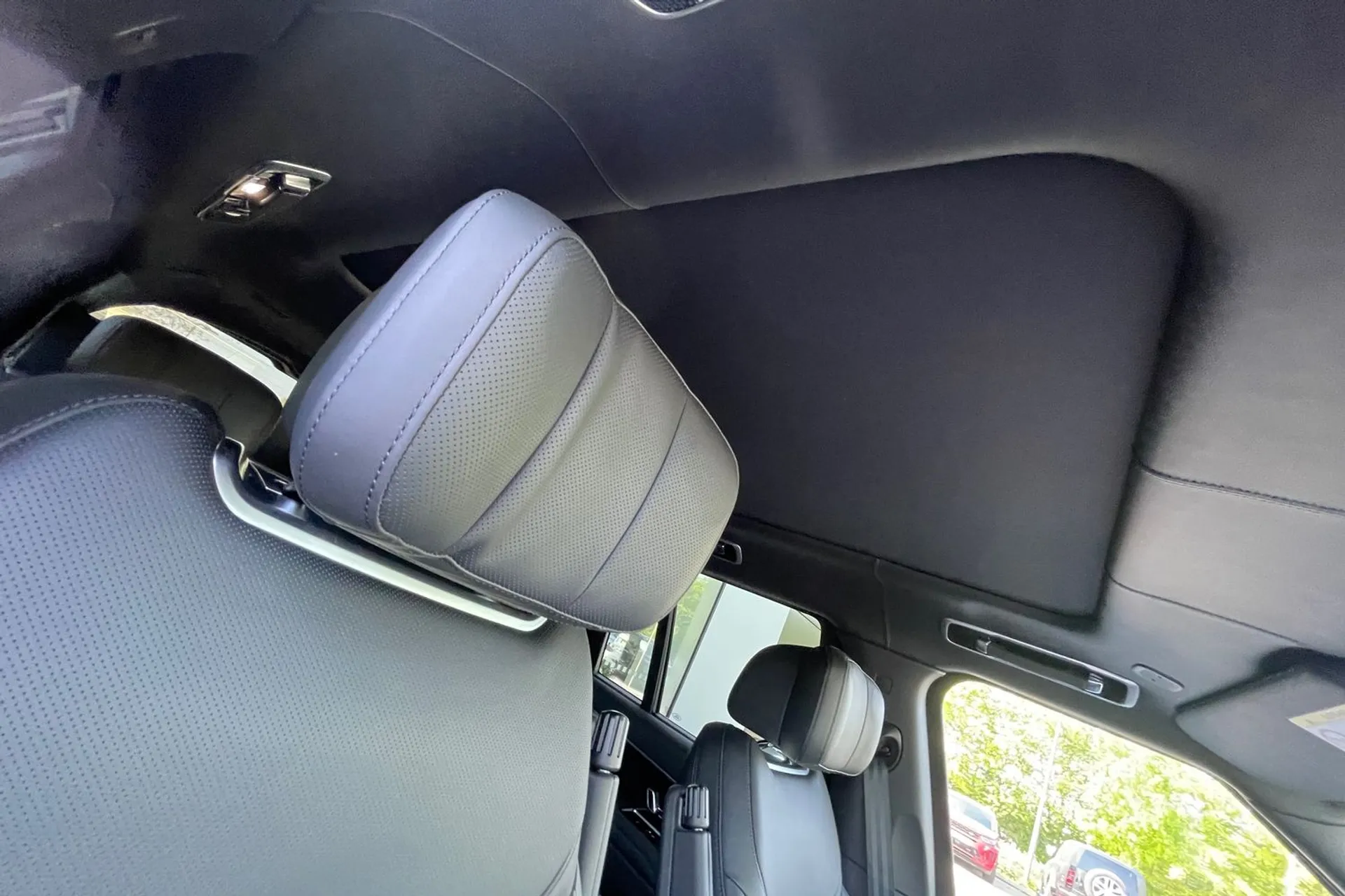 LAND ROVER RANGE ROVER thumbnail image number 37