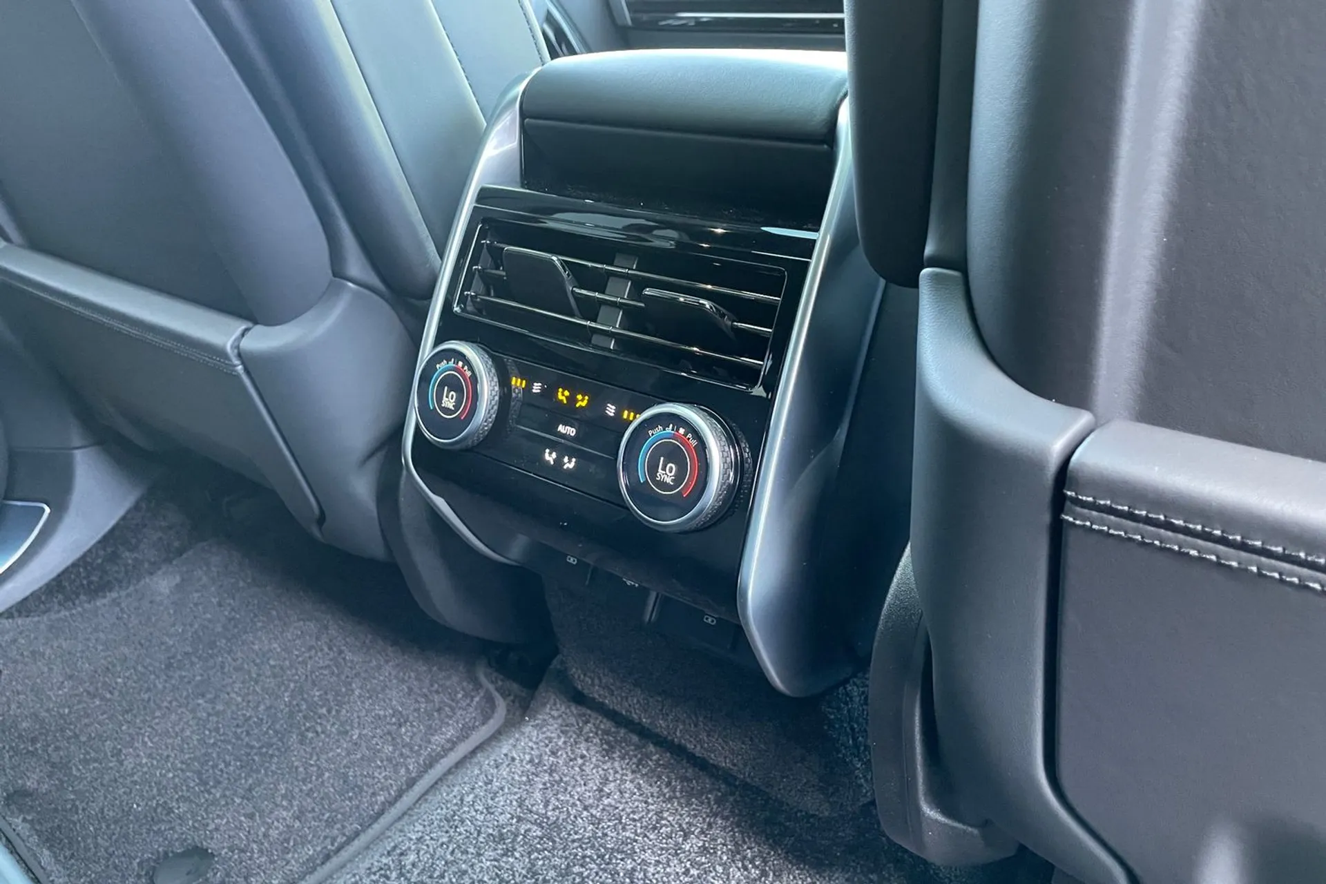LAND ROVER RANGE ROVER thumbnail image number 35