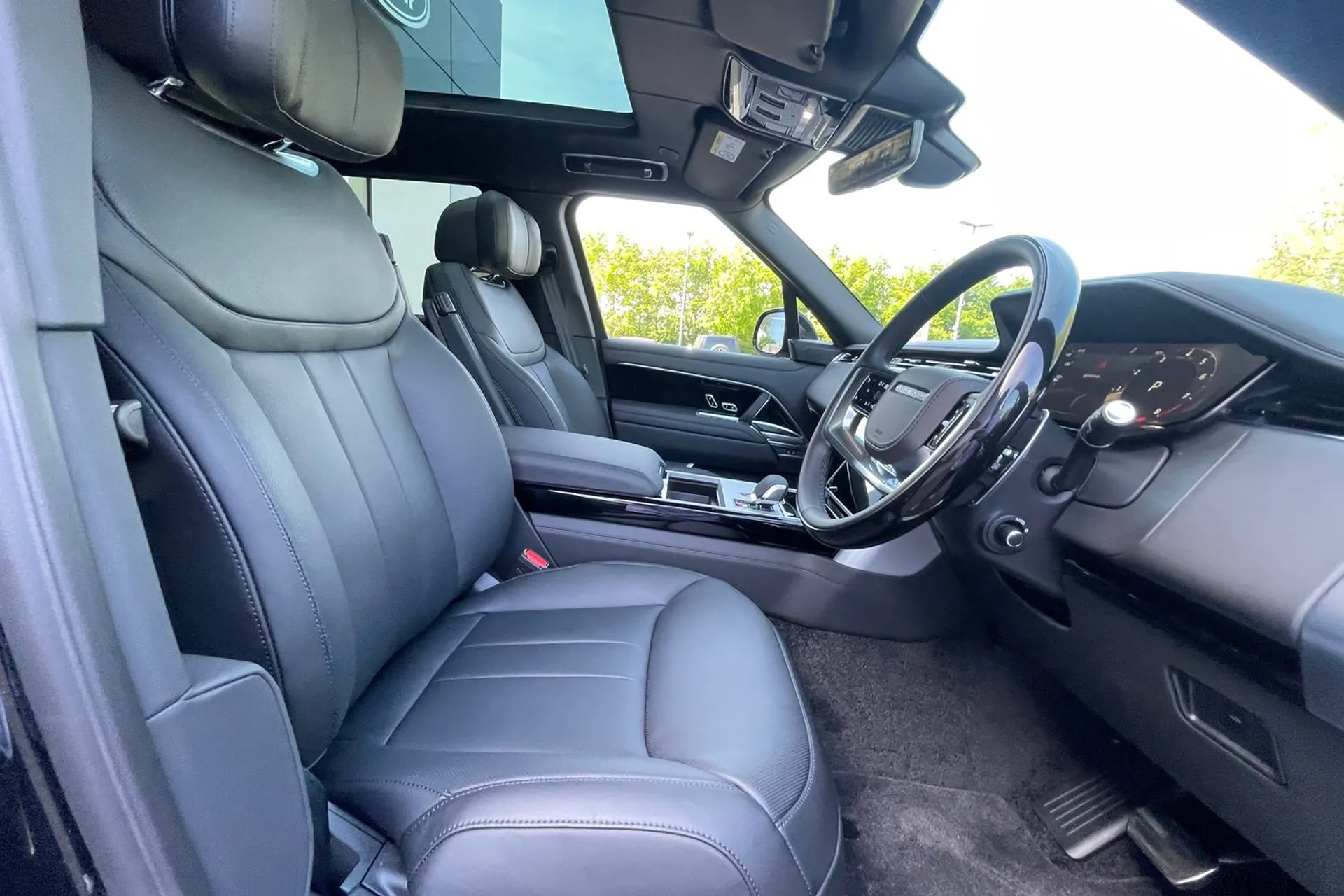 LAND ROVER RANGE ROVER thumbnail image number 9