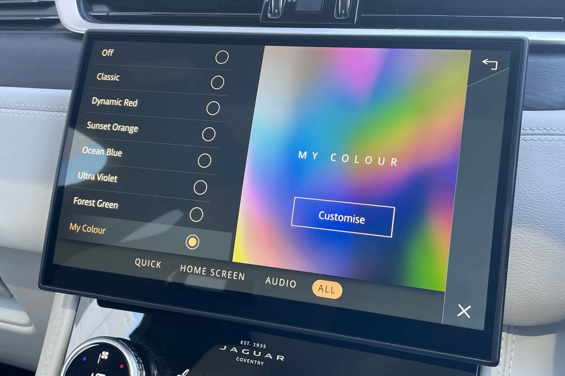 Jaguar F-PACE thumbnail image number 60