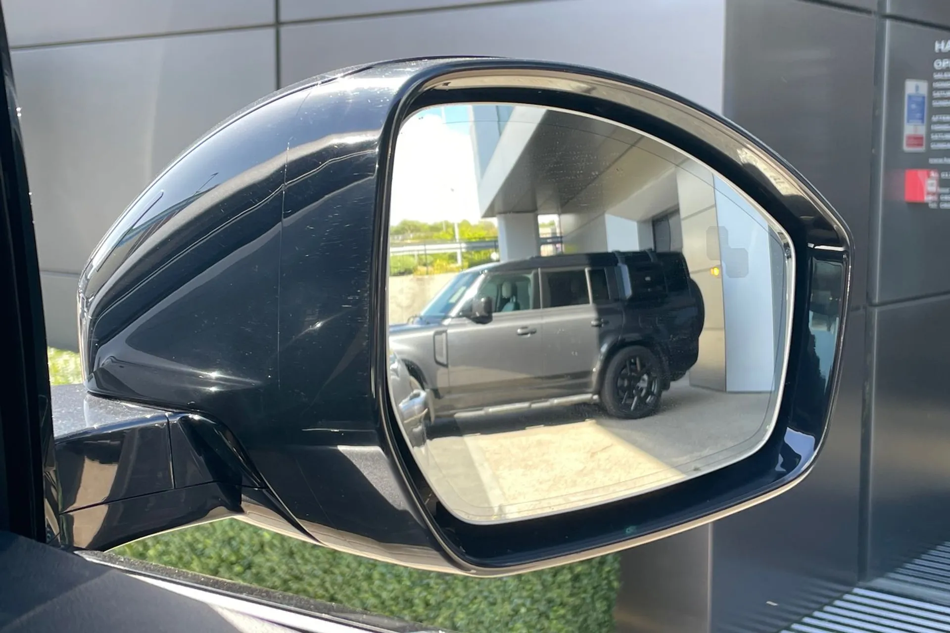 Jaguar F-PACE thumbnail image number 11