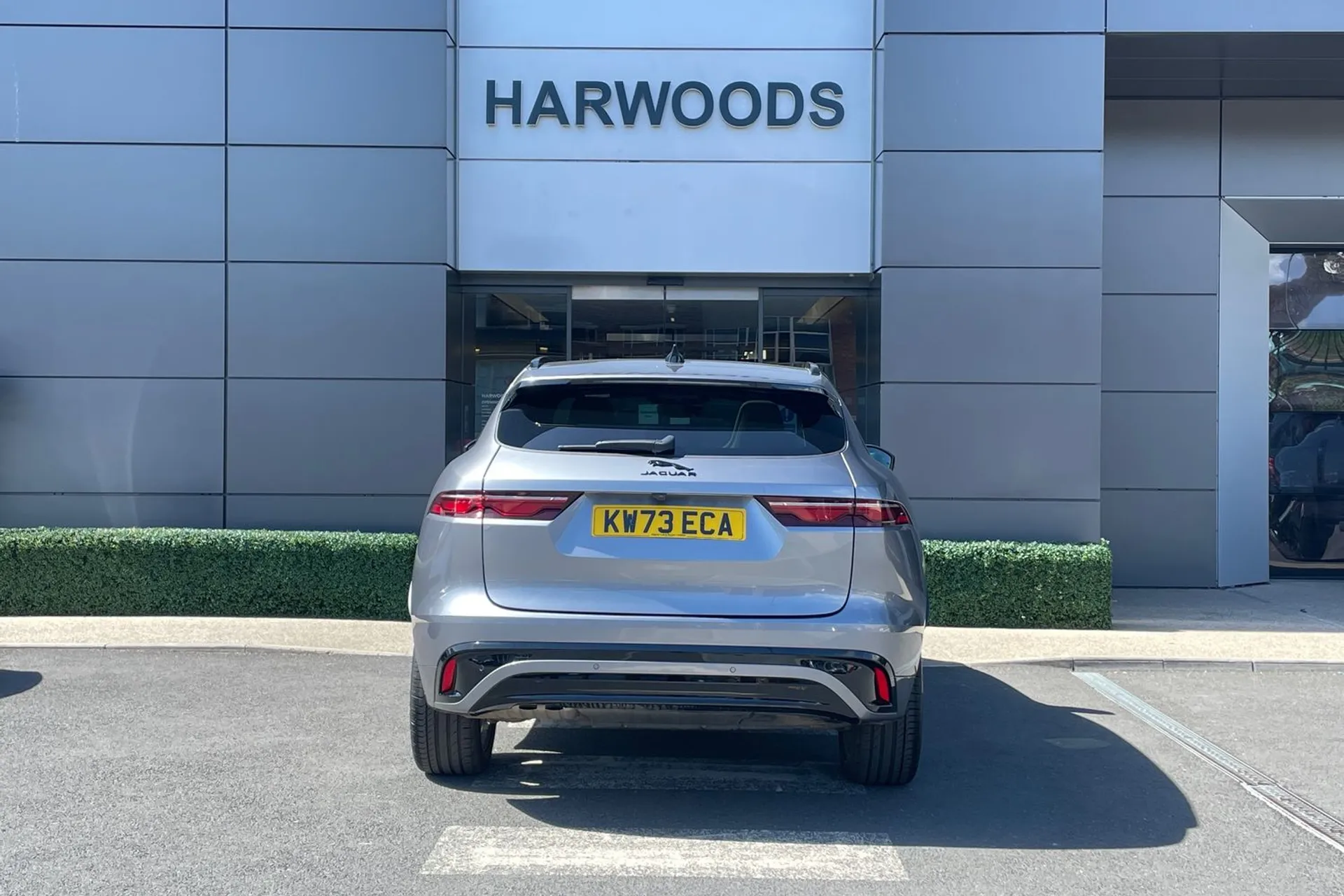 Jaguar F-PACE thumbnail image number 7