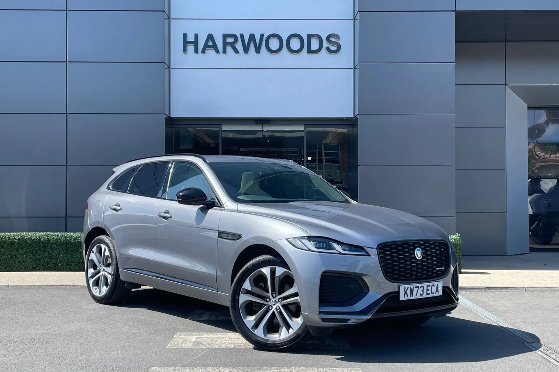Jaguar F-PACE focused image