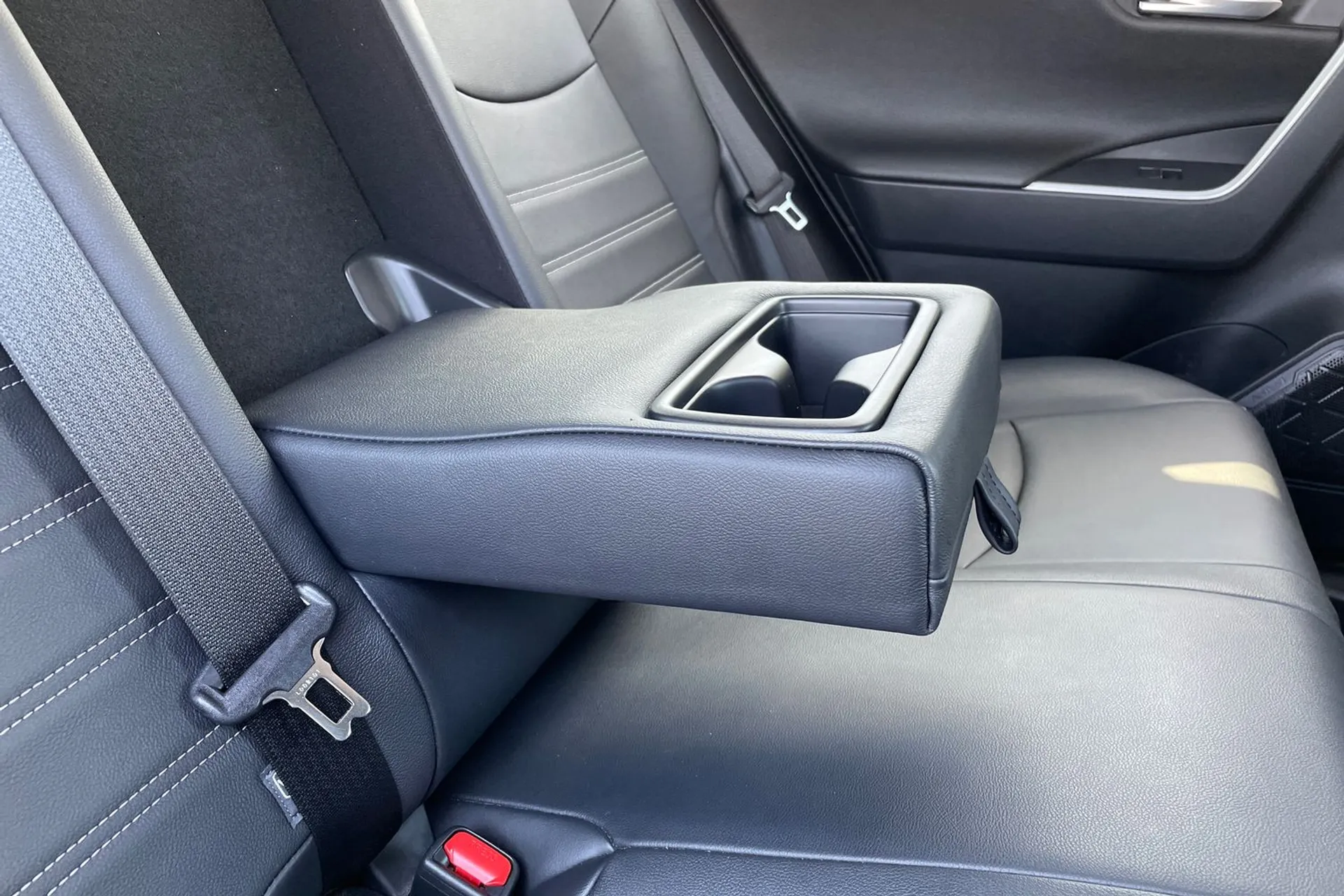 TOYOTA RAV4 thumbnail image number 39