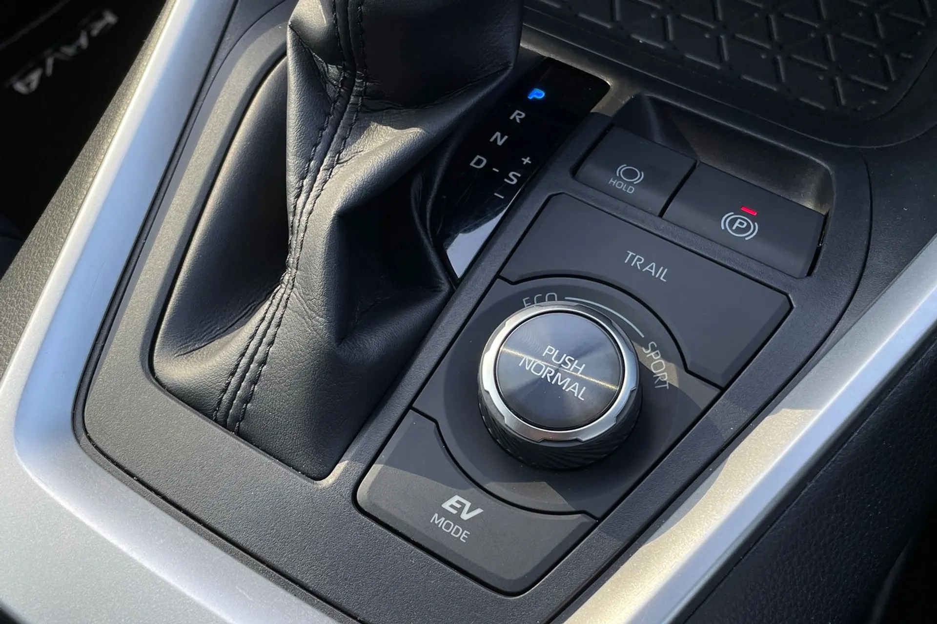TOYOTA RAV4 thumbnail image number 32