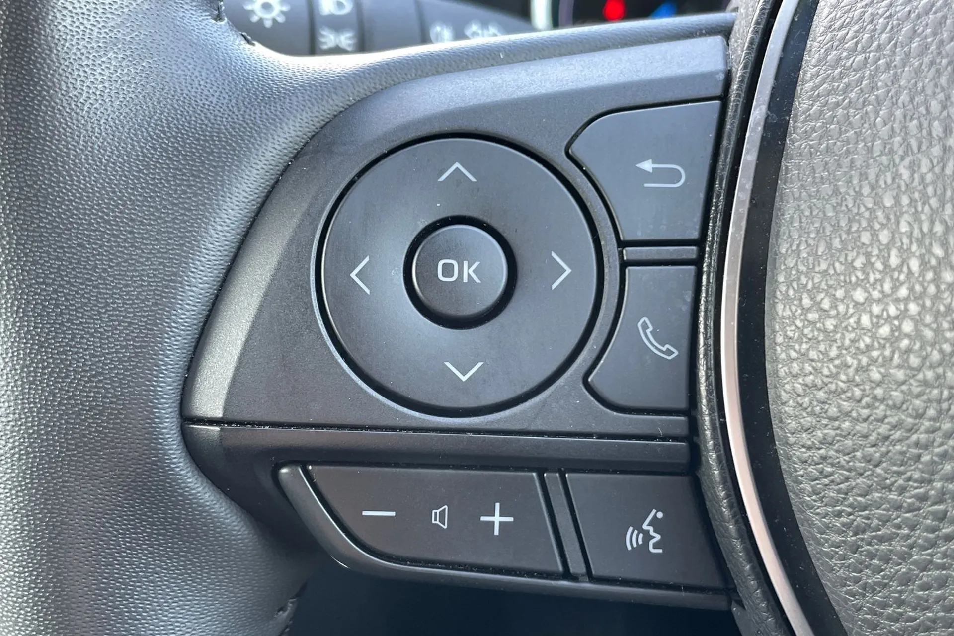 TOYOTA RAV4 thumbnail image number 15