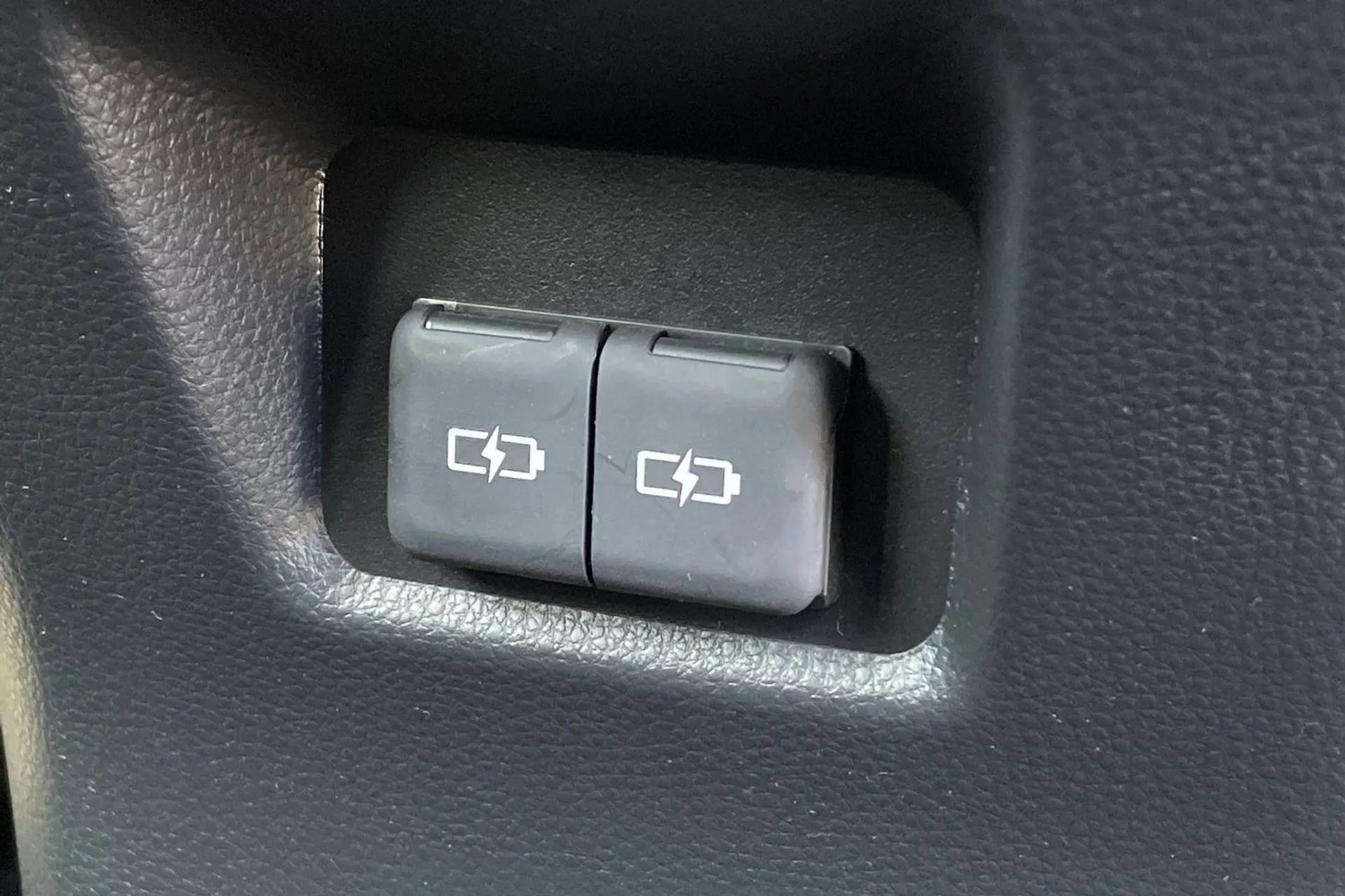TOYOTA RAV4 thumbnail image number 33