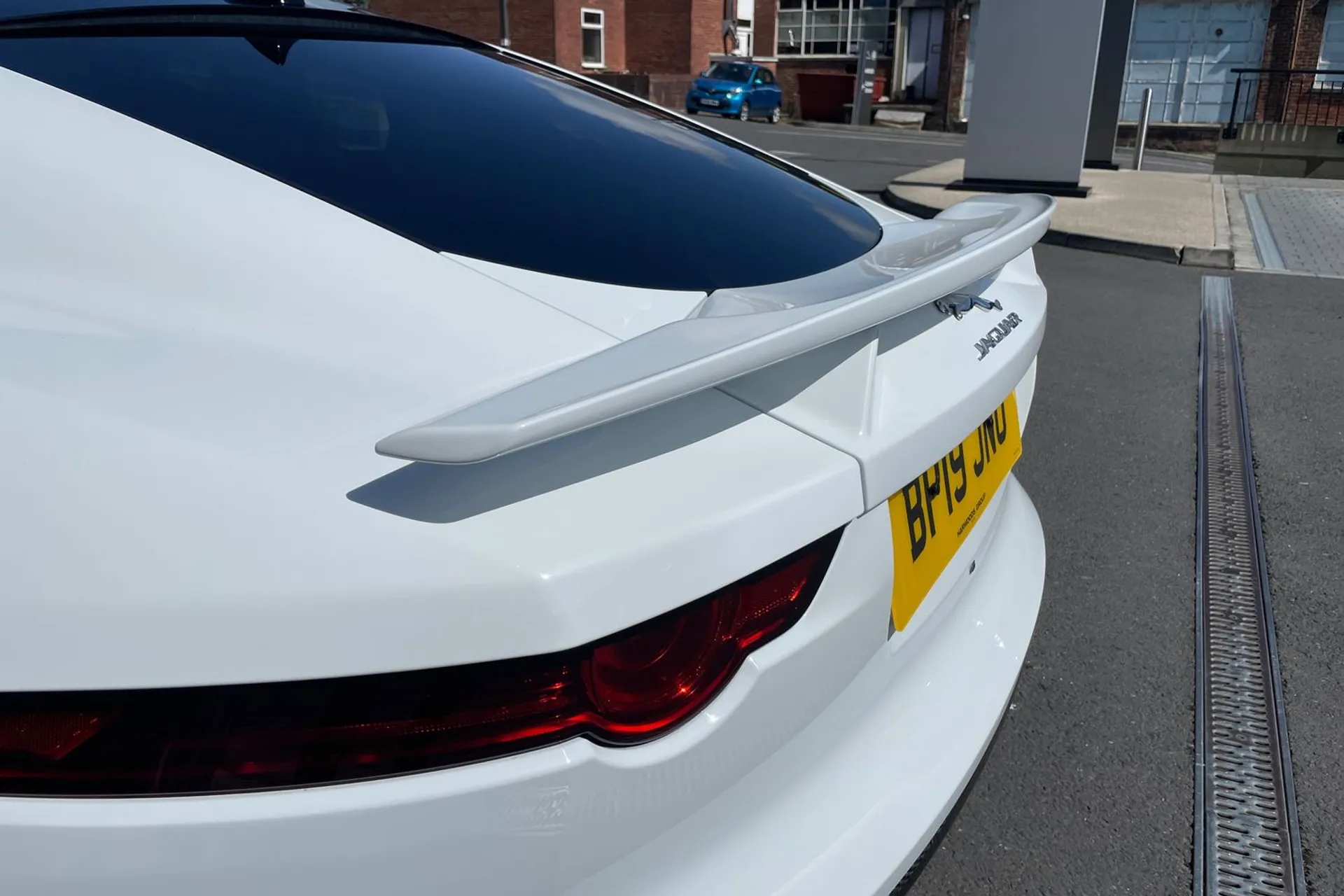 Jaguar F-TYPE thumbnail image number 18