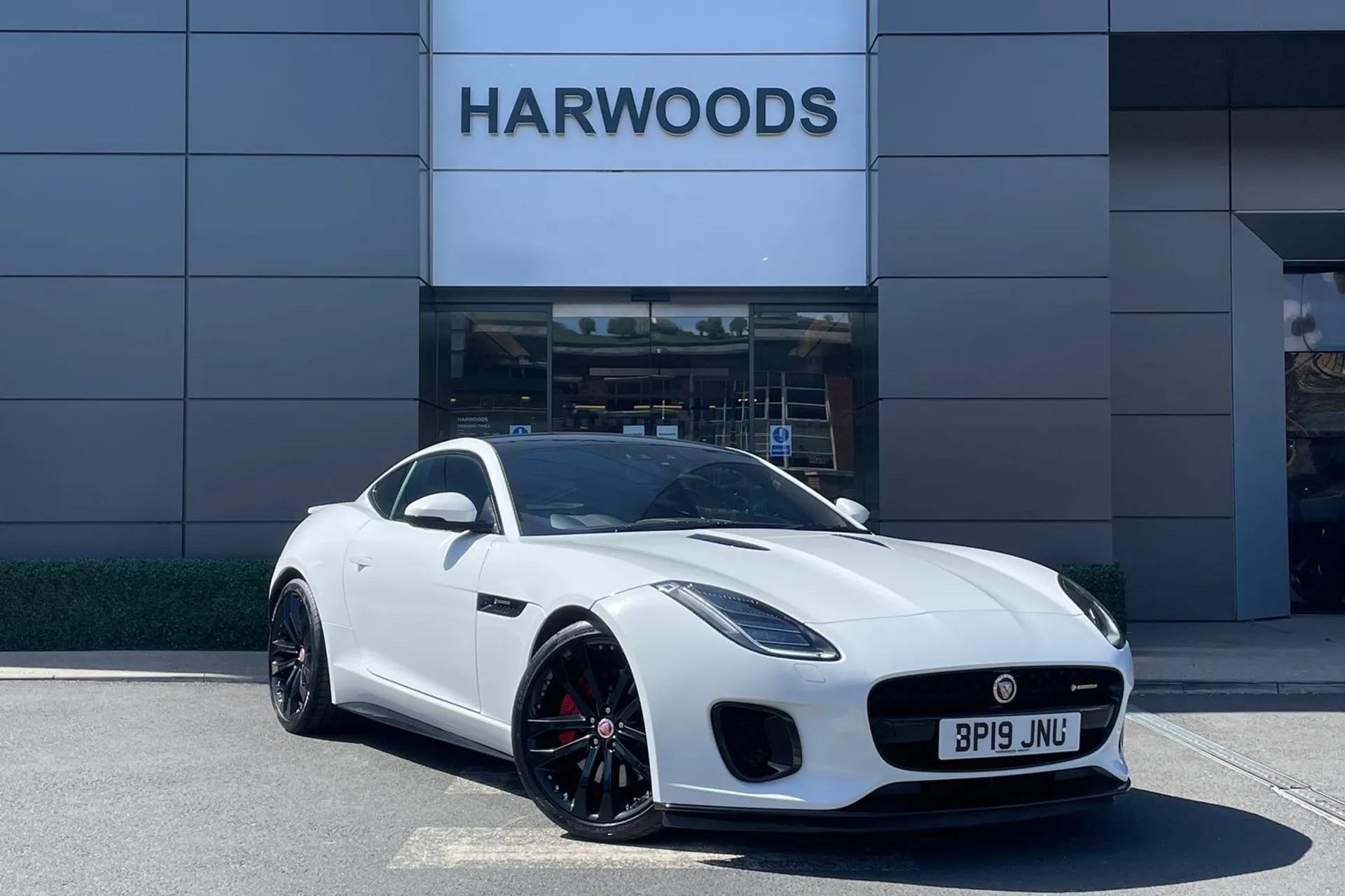 Jaguar F-TYPE focused image