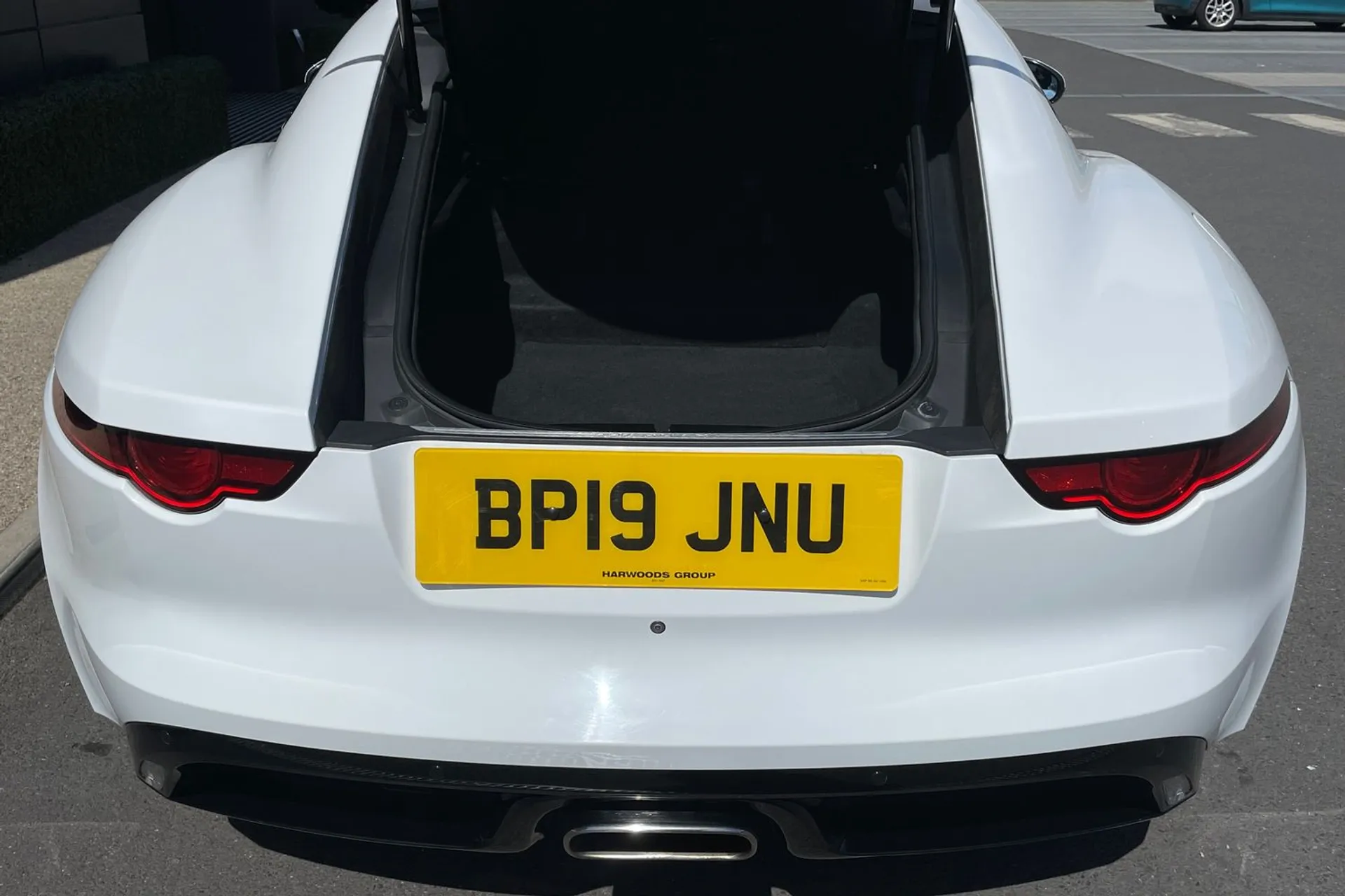 Jaguar F-TYPE thumbnail image number 25