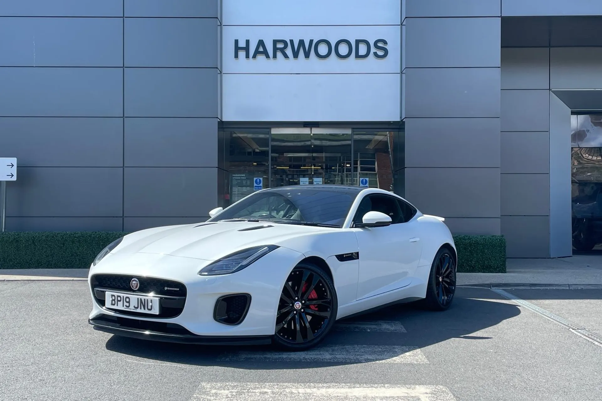 Jaguar F-TYPE thumbnail image number 11