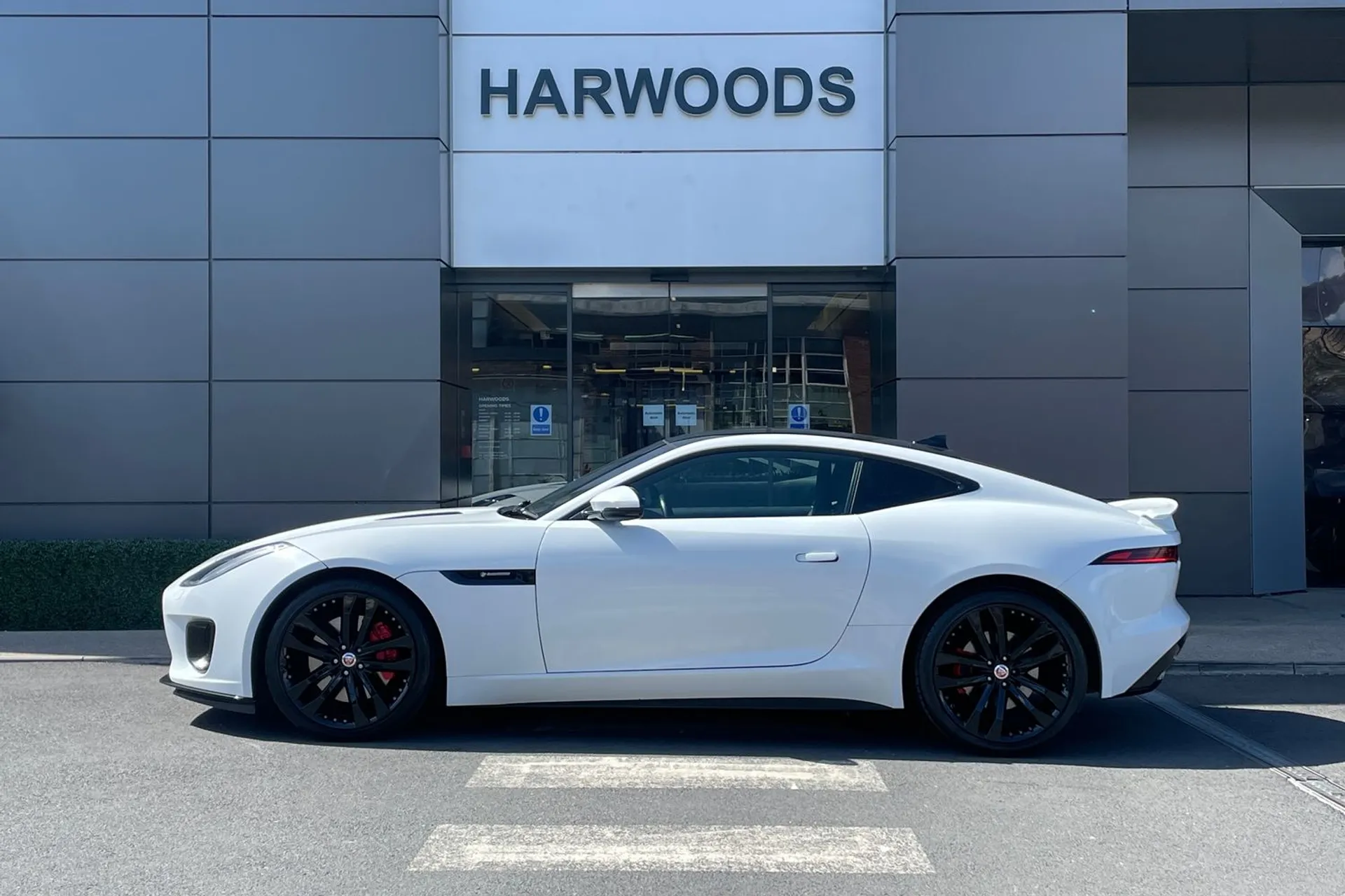 Jaguar F-TYPE thumbnail image number 10