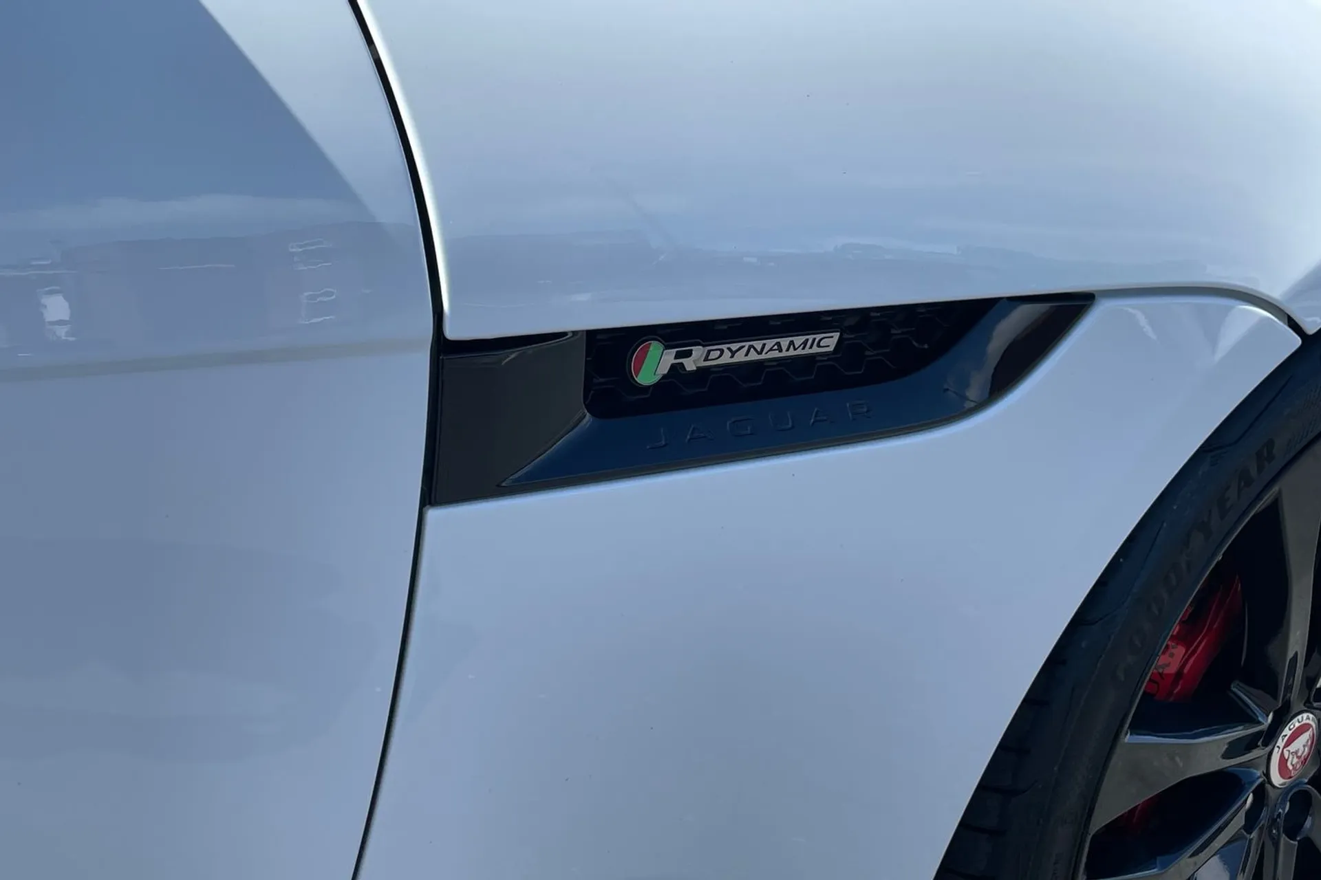 Jaguar F-TYPE thumbnail image number 19